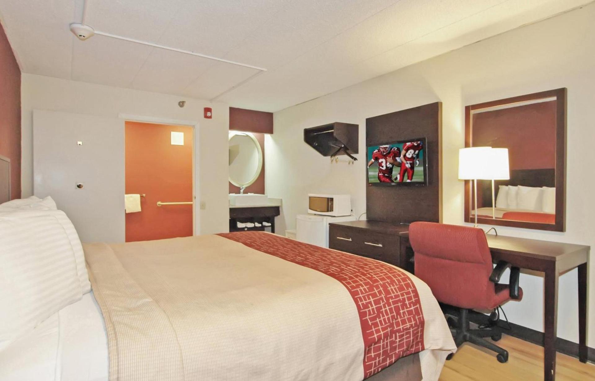 Red Roof Inn PLUS Chicago - Hoffman Estates photo 21