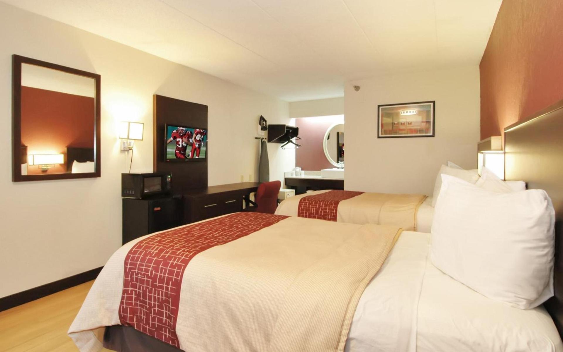 Red Roof Inn PLUS Chicago - Hoffman Estates photo 13