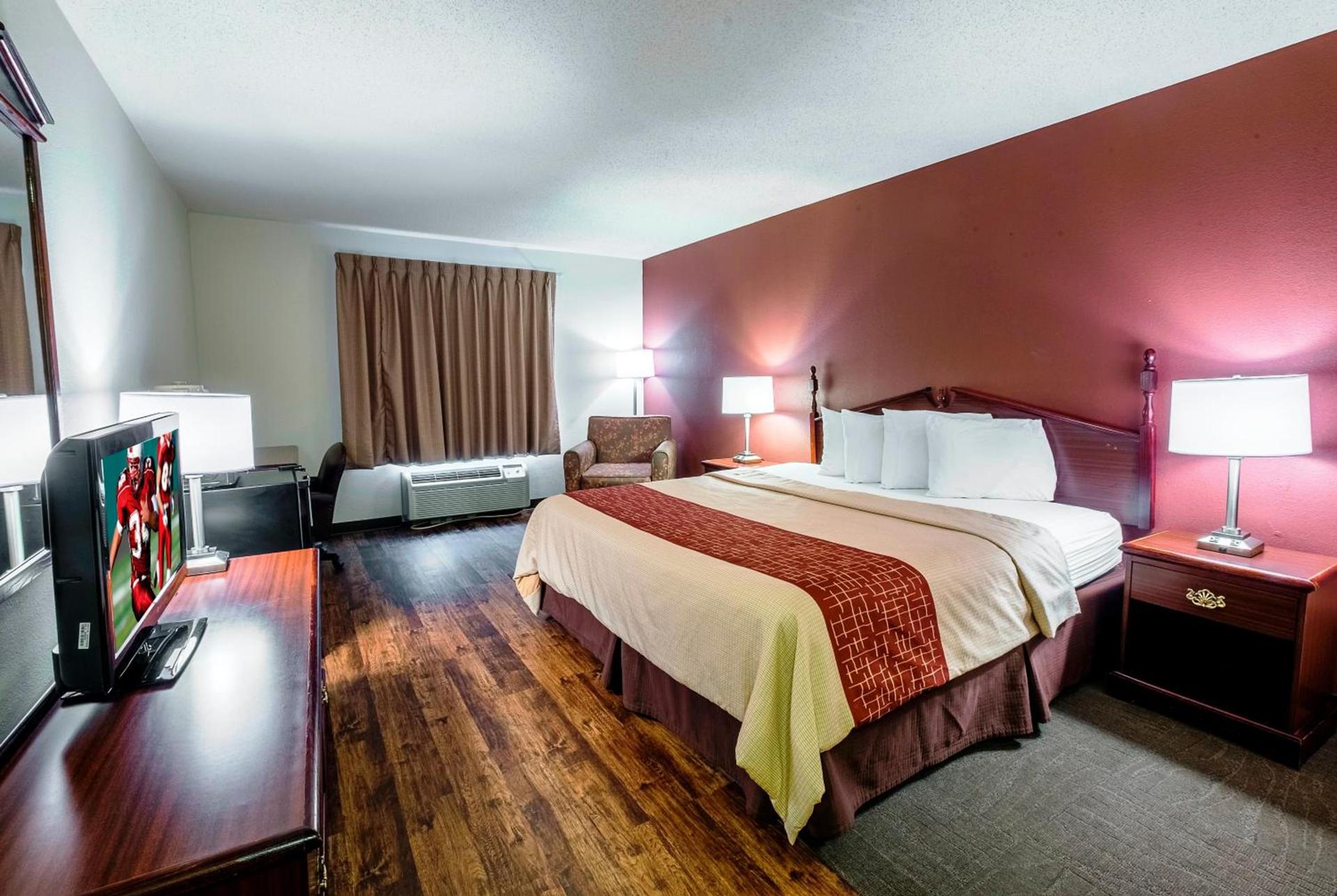 Red Roof Inn PLUS+ Danville, KY photo 28