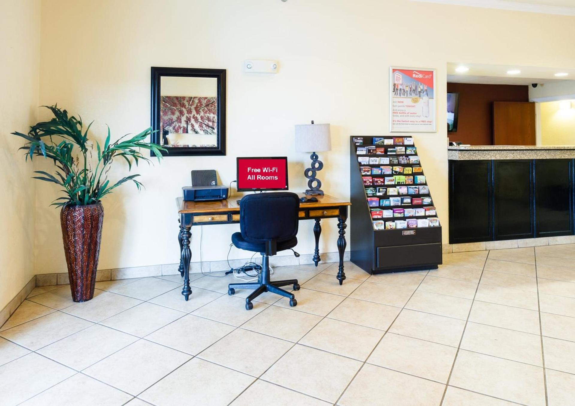 Red Roof Inn PLUS+ Danville, KY photo 6