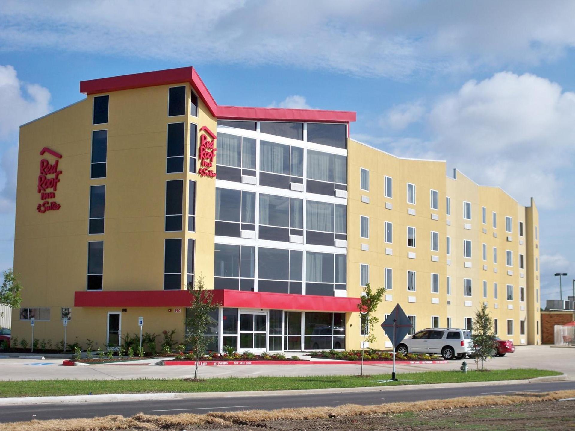 Red Roof Inn & Suites Beaumont — hotel in Beaumont
