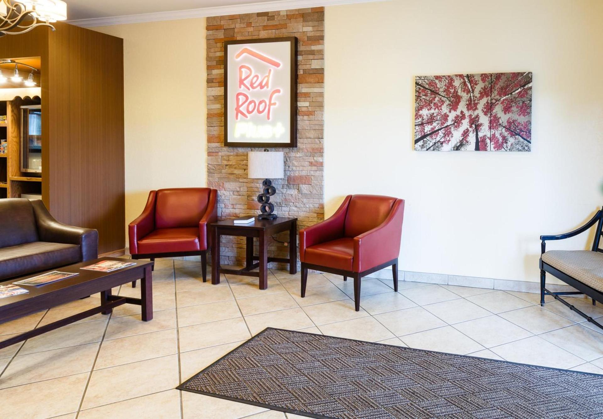 Red Roof Inn PLUS+ Danville, KY photo 4