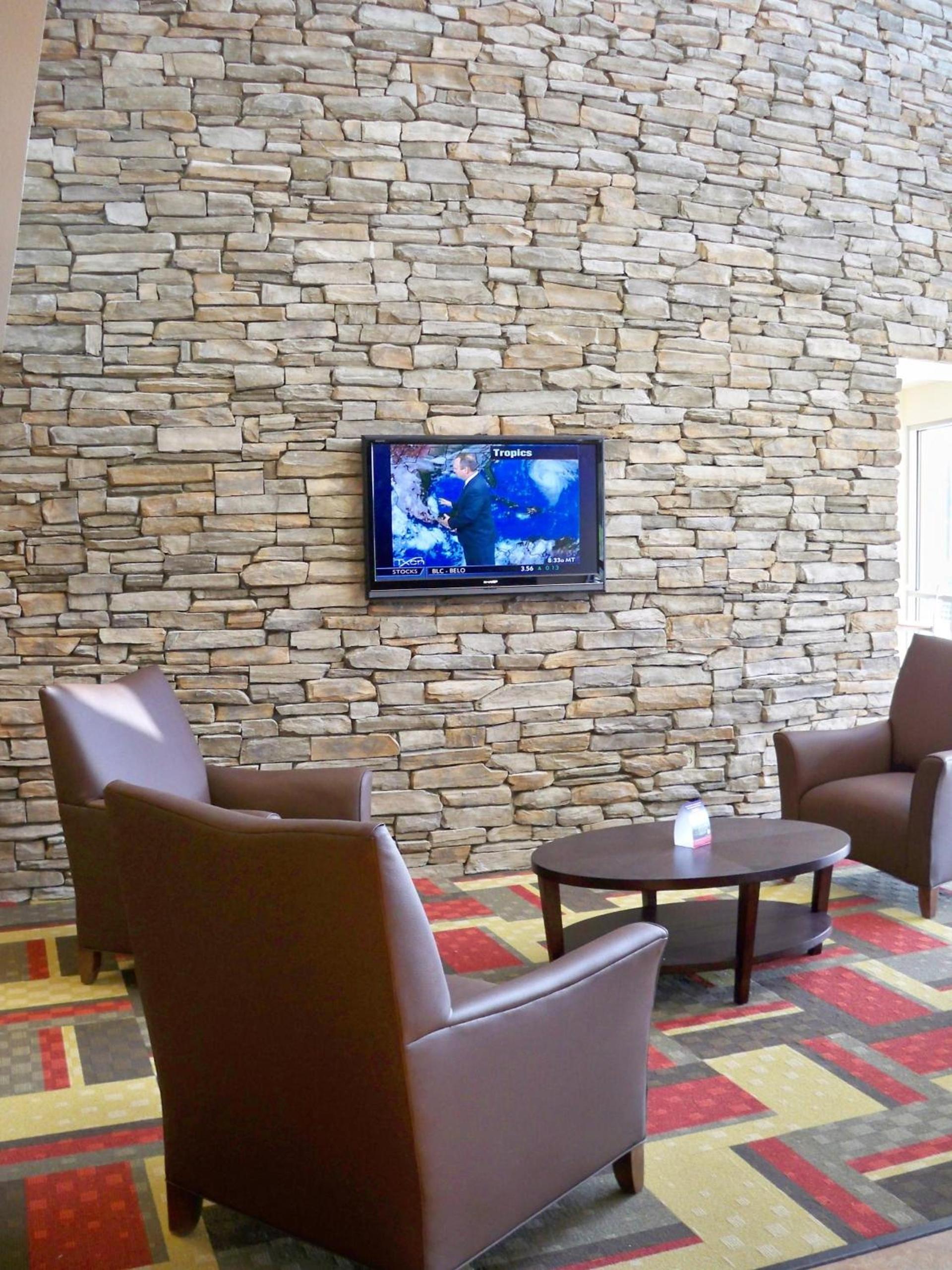 Red Roof Inn & Suites Beaumont photo 3
