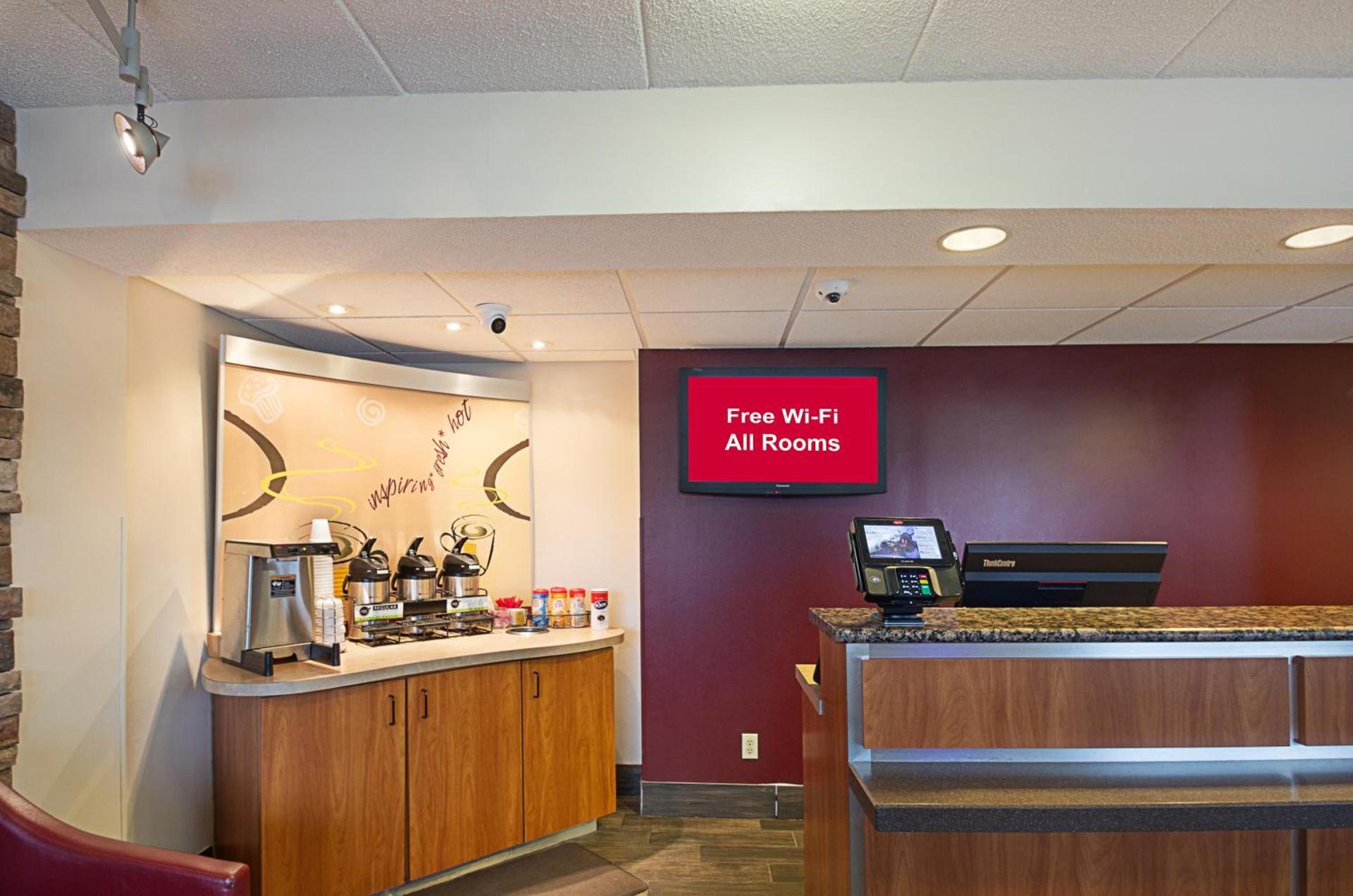 Red Roof Inn Madison, WI photo 5