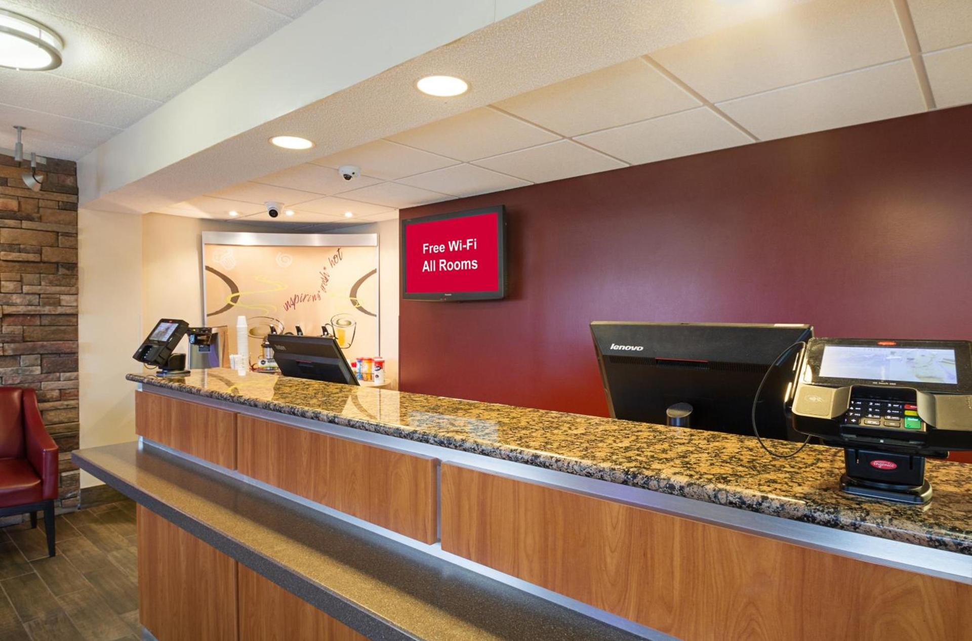 Red Roof Inn Madison, WI photo 6