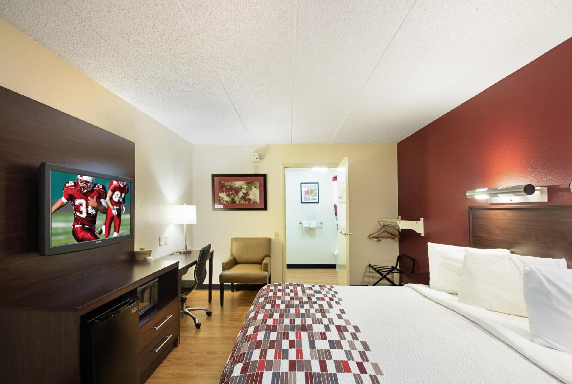 Red Roof Inn Madison, WI photo 33