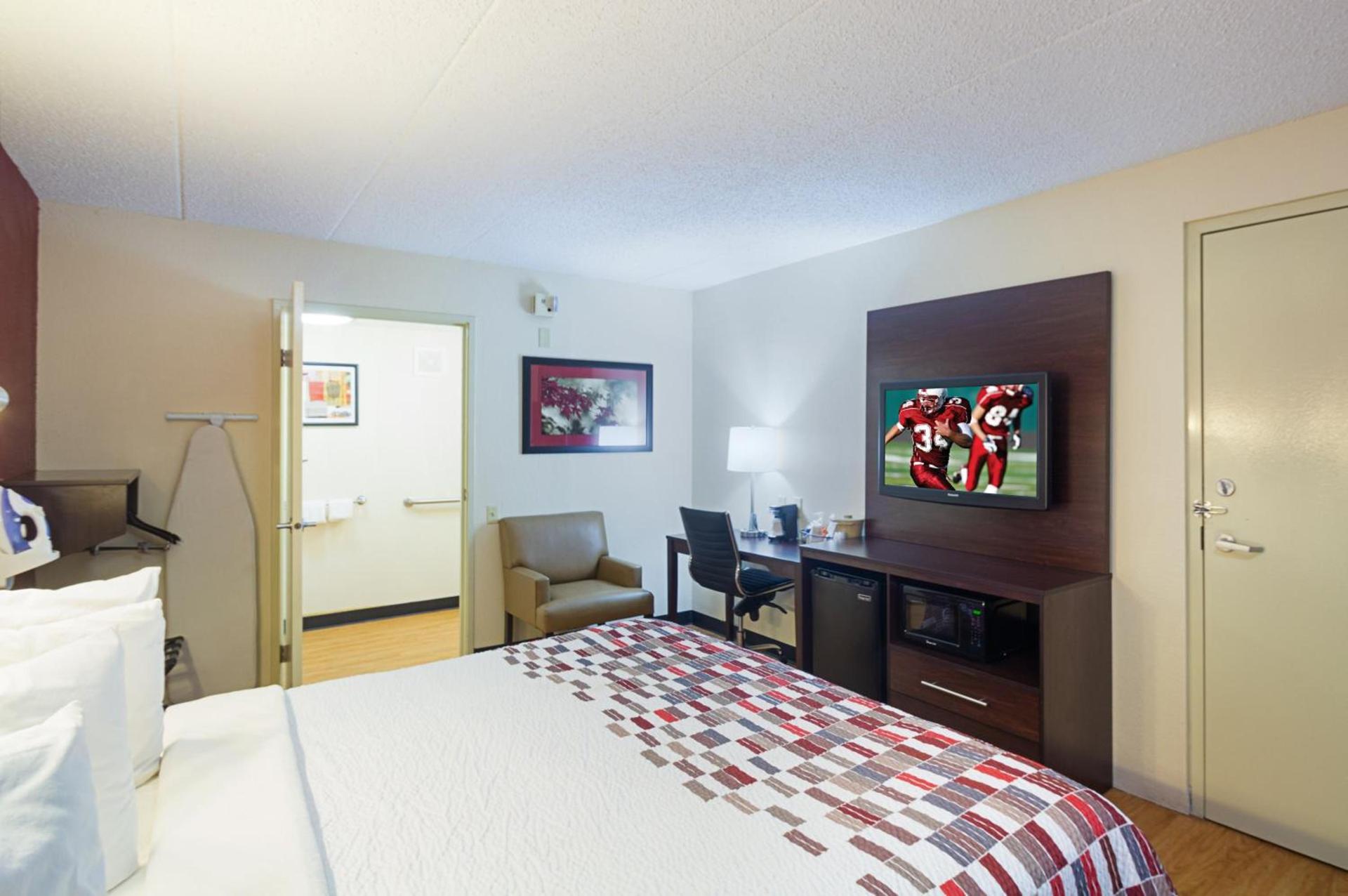 Red Roof Inn Madison, WI photo 27