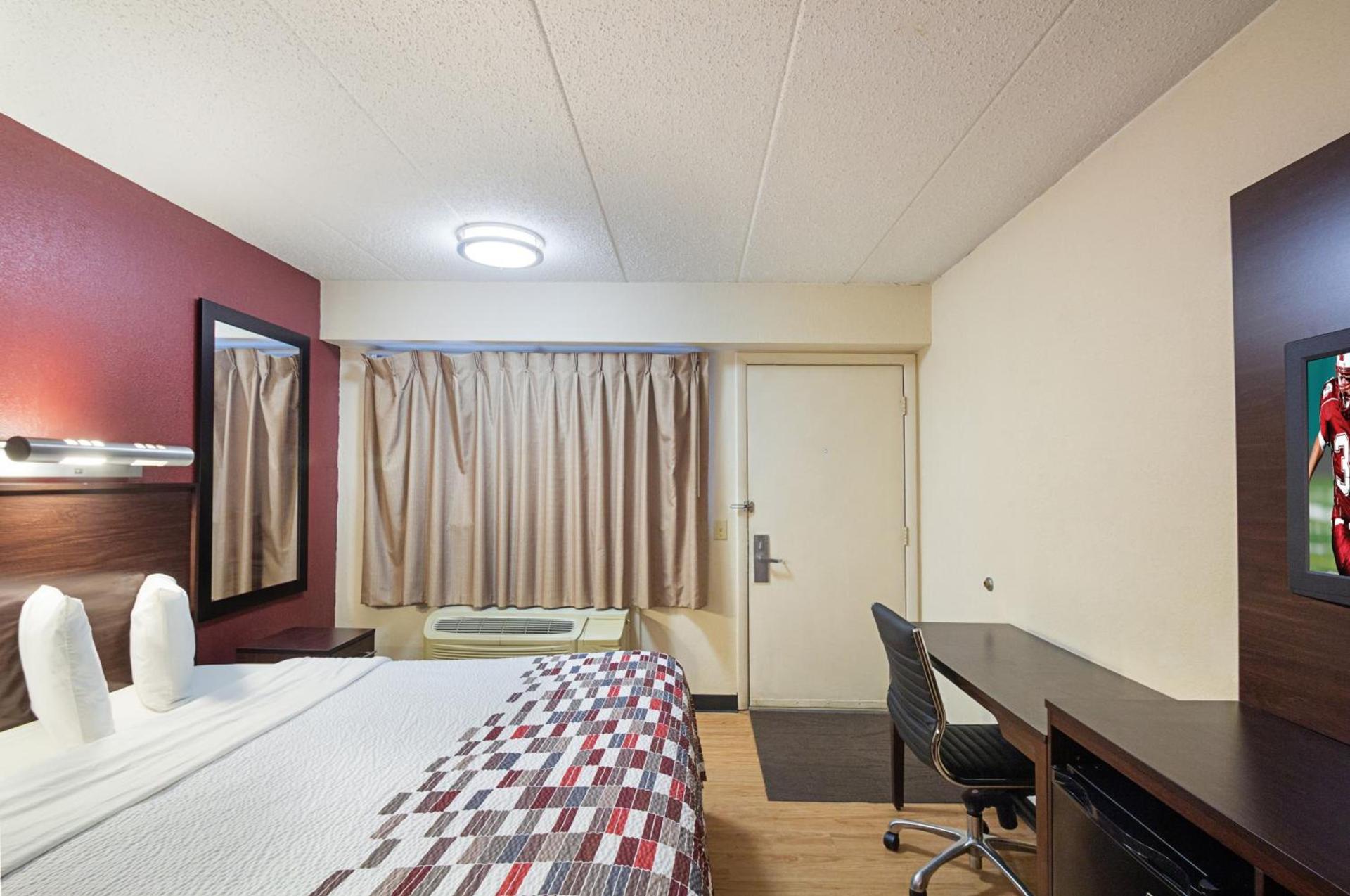 Red Roof Inn Madison, WI photo 23