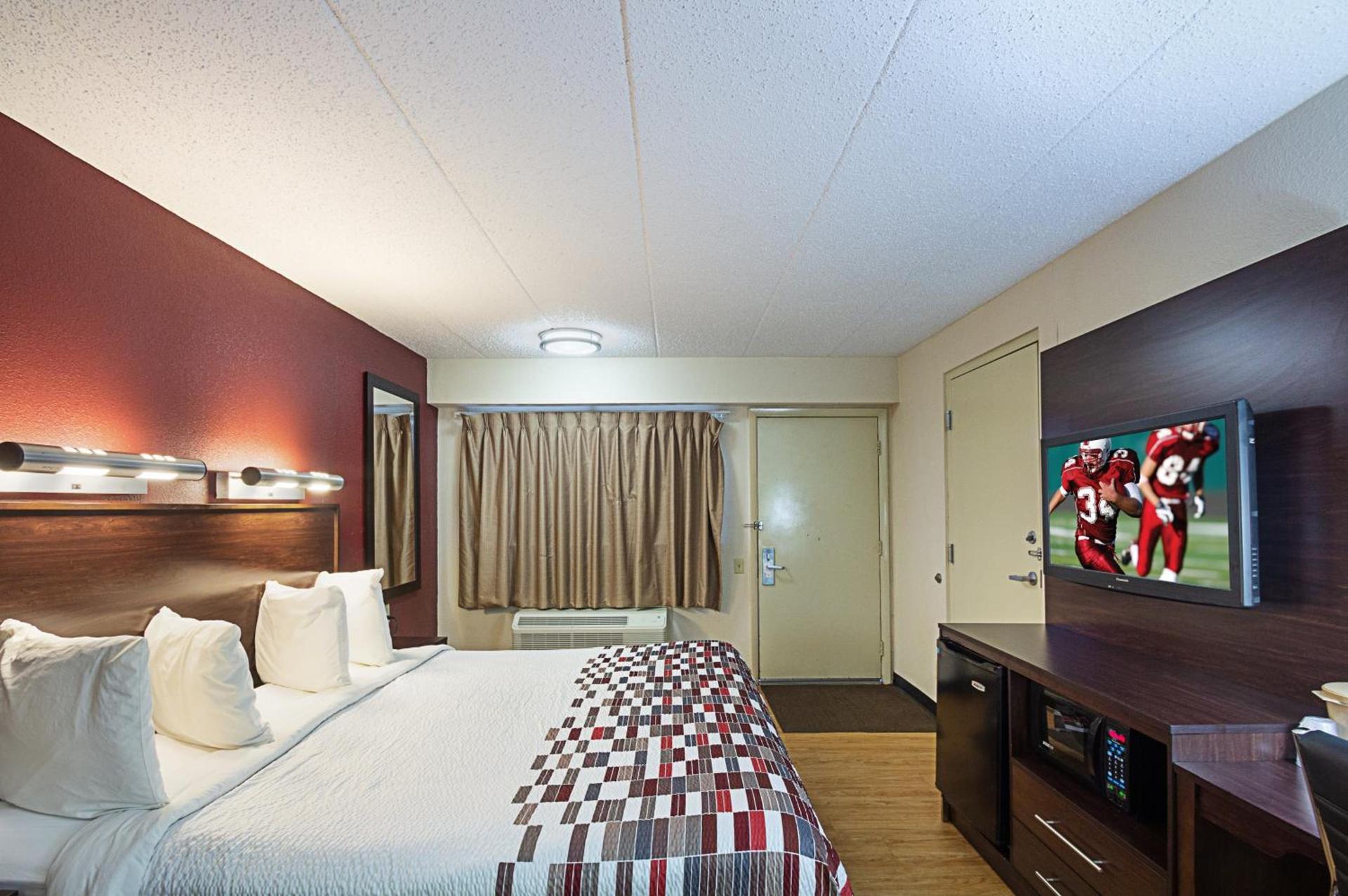 Red Roof Inn Madison, WI photo 30