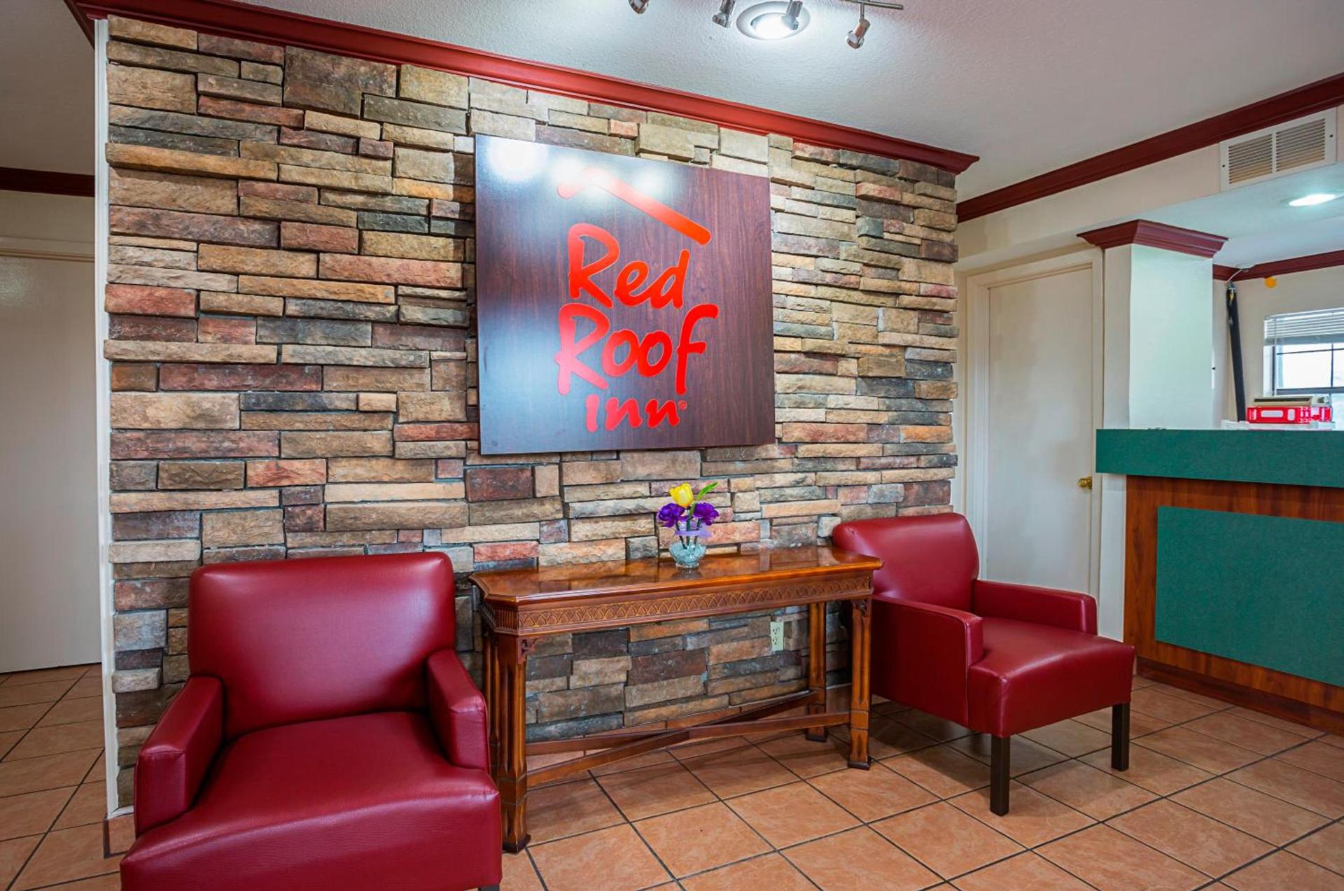 Red Roof Inn West Memphis, AR photo 7