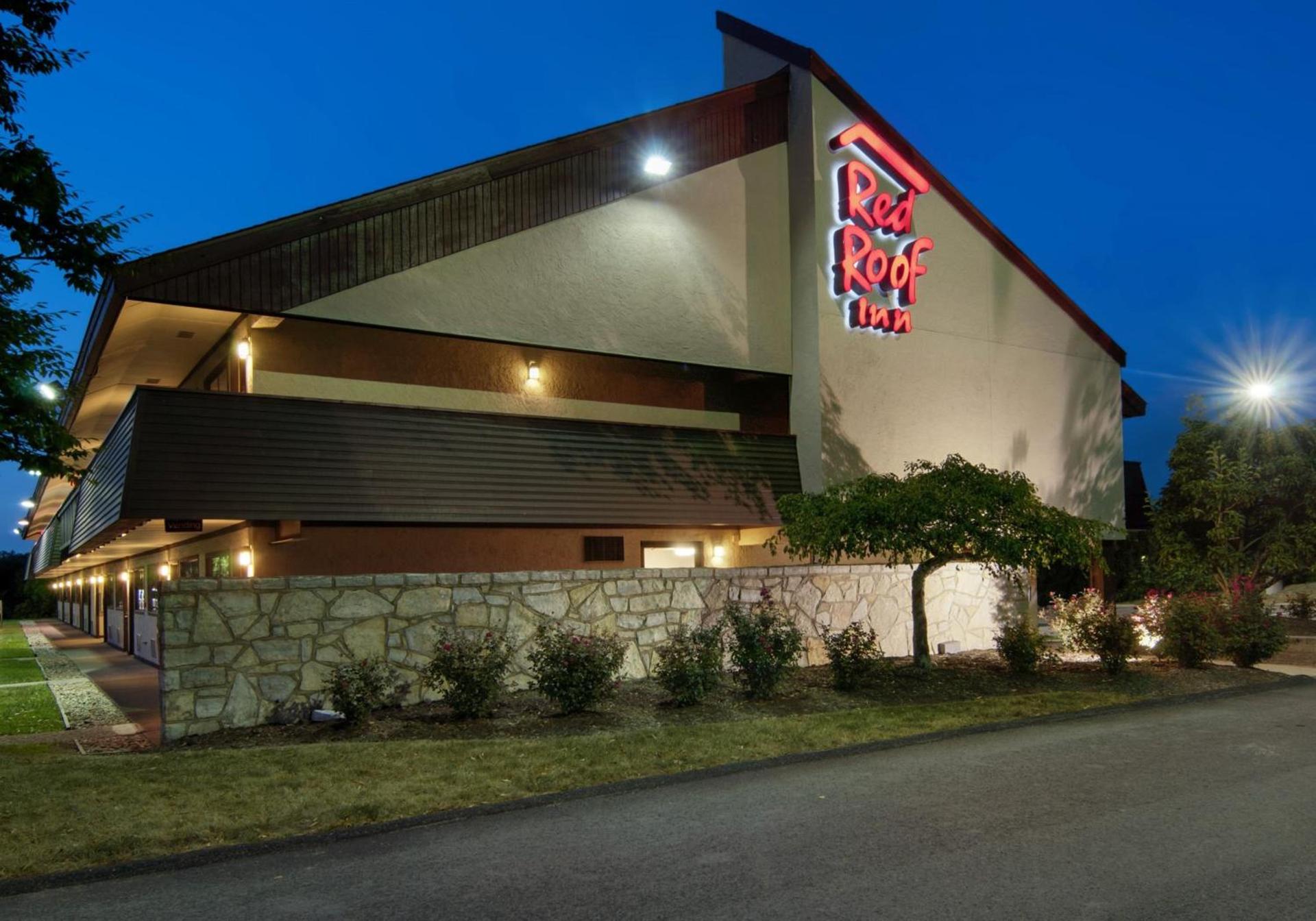 Red Roof Inn Fairmont photo 3
