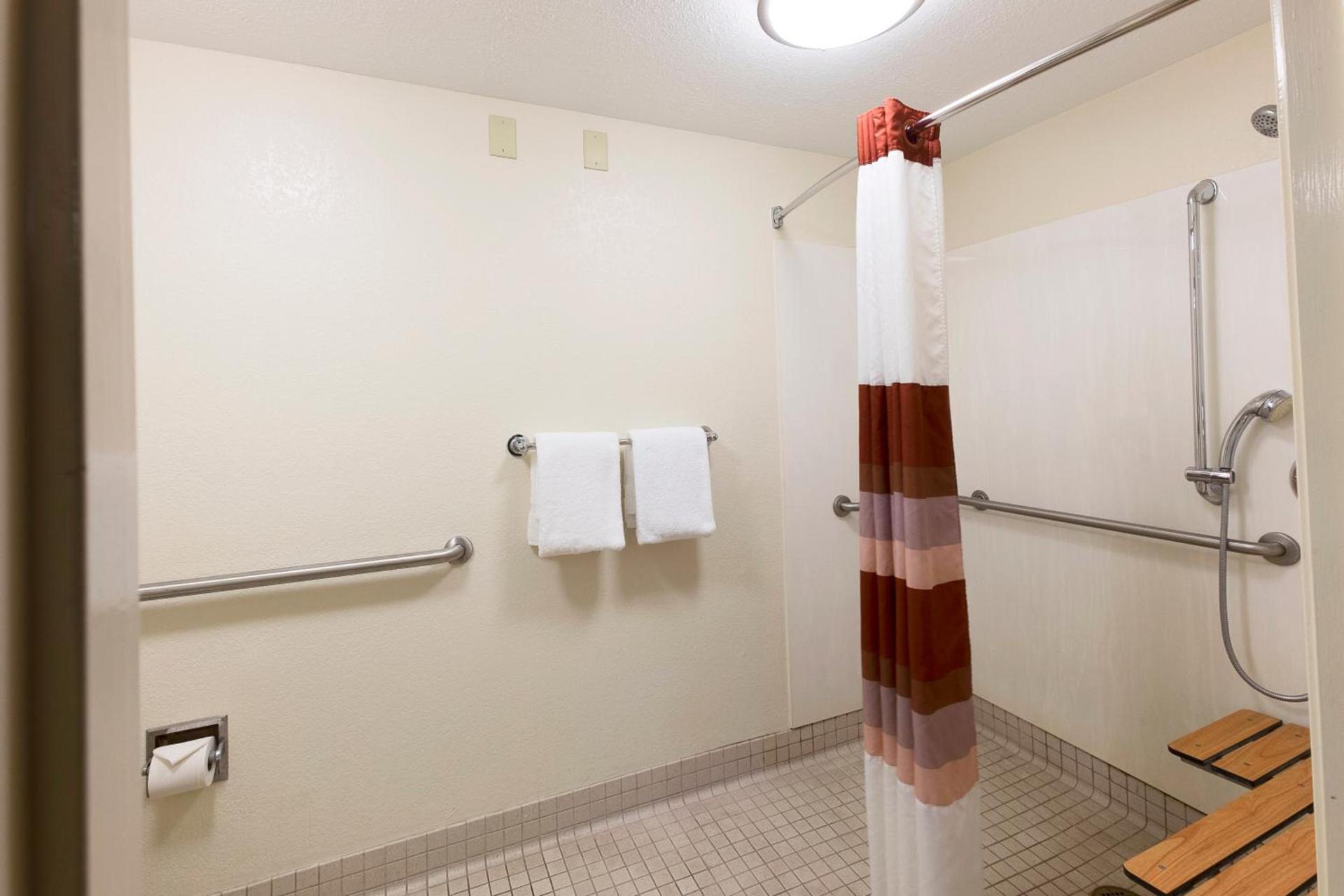 Red Roof Inn PLUS+ West Springfield photo 35