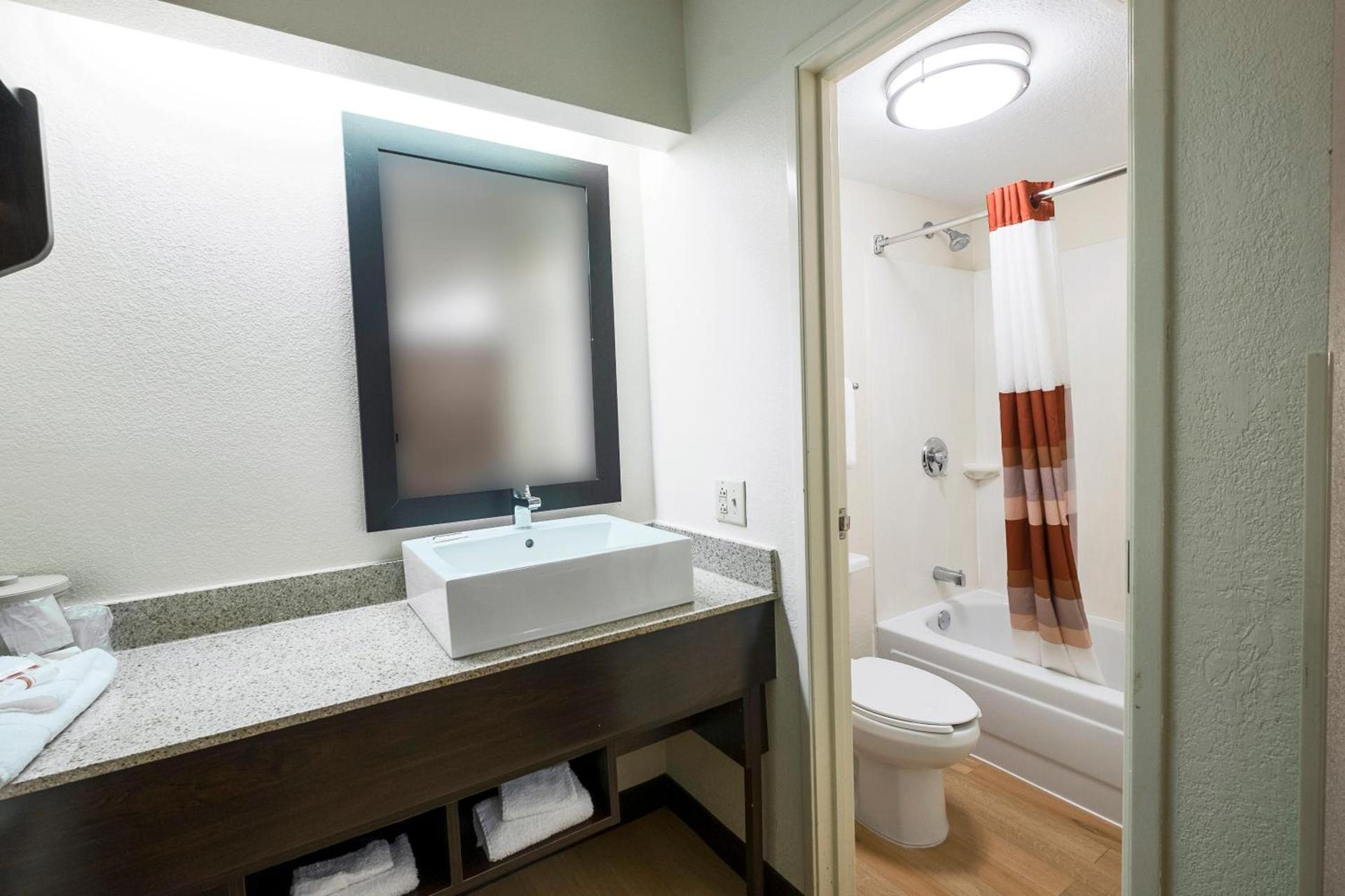 Red Roof Inn PLUS+ West Springfield photo 28