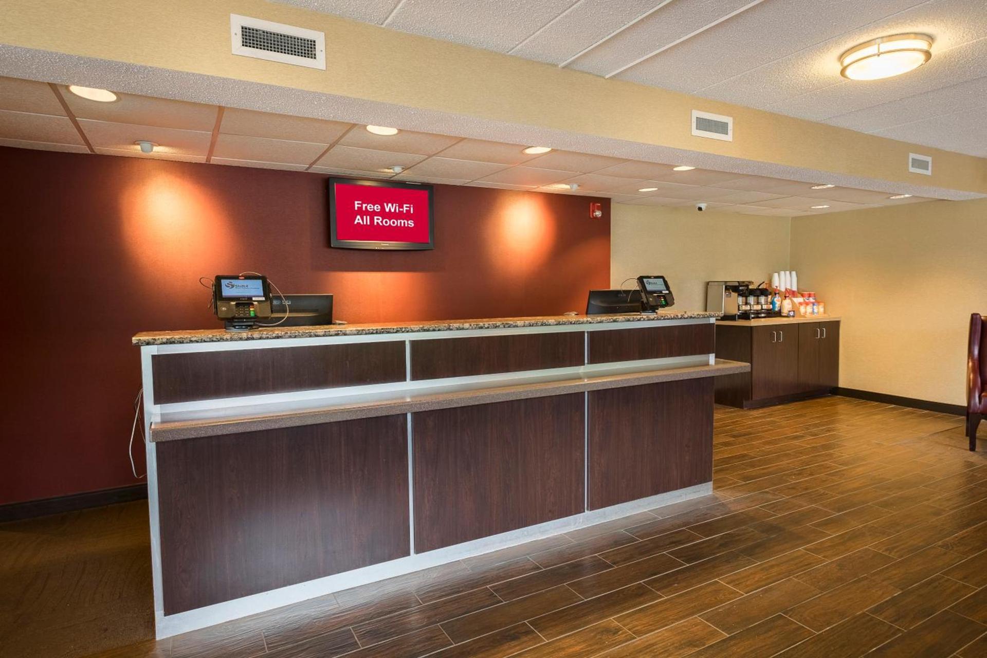 Red Roof Inn PLUS+ West Springfield photo 5