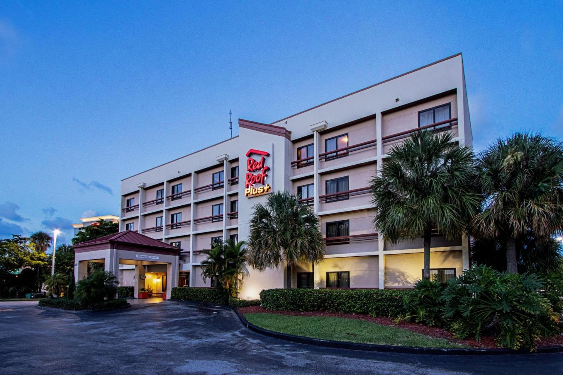 Red Roof Inn PLUS Miami Airport photo 3