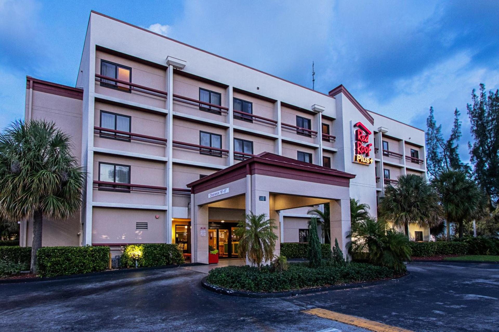 Red Roof Inn PLUS Miami Airport photo 4