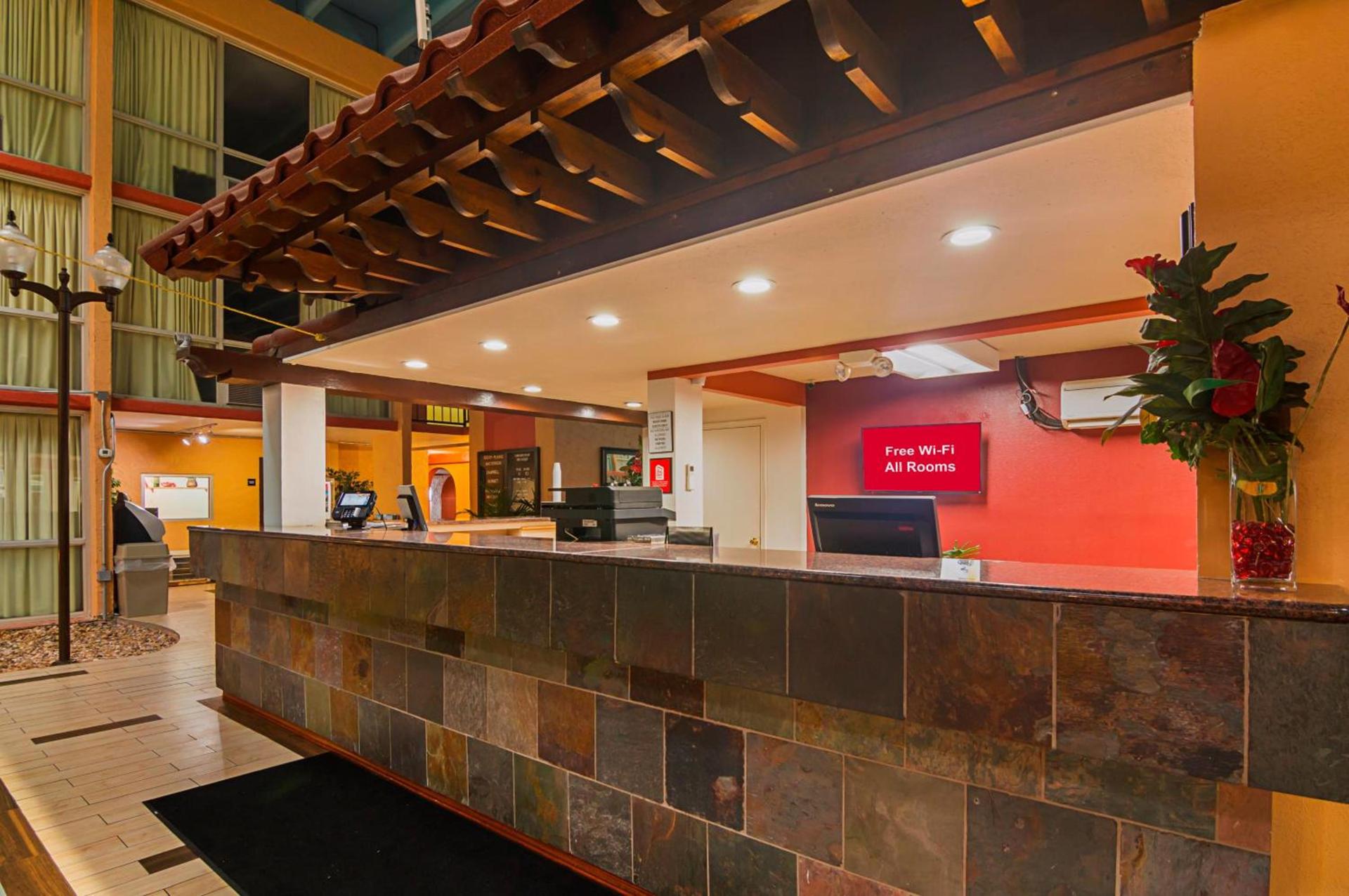 Red Roof Inn Lubbock photo 10