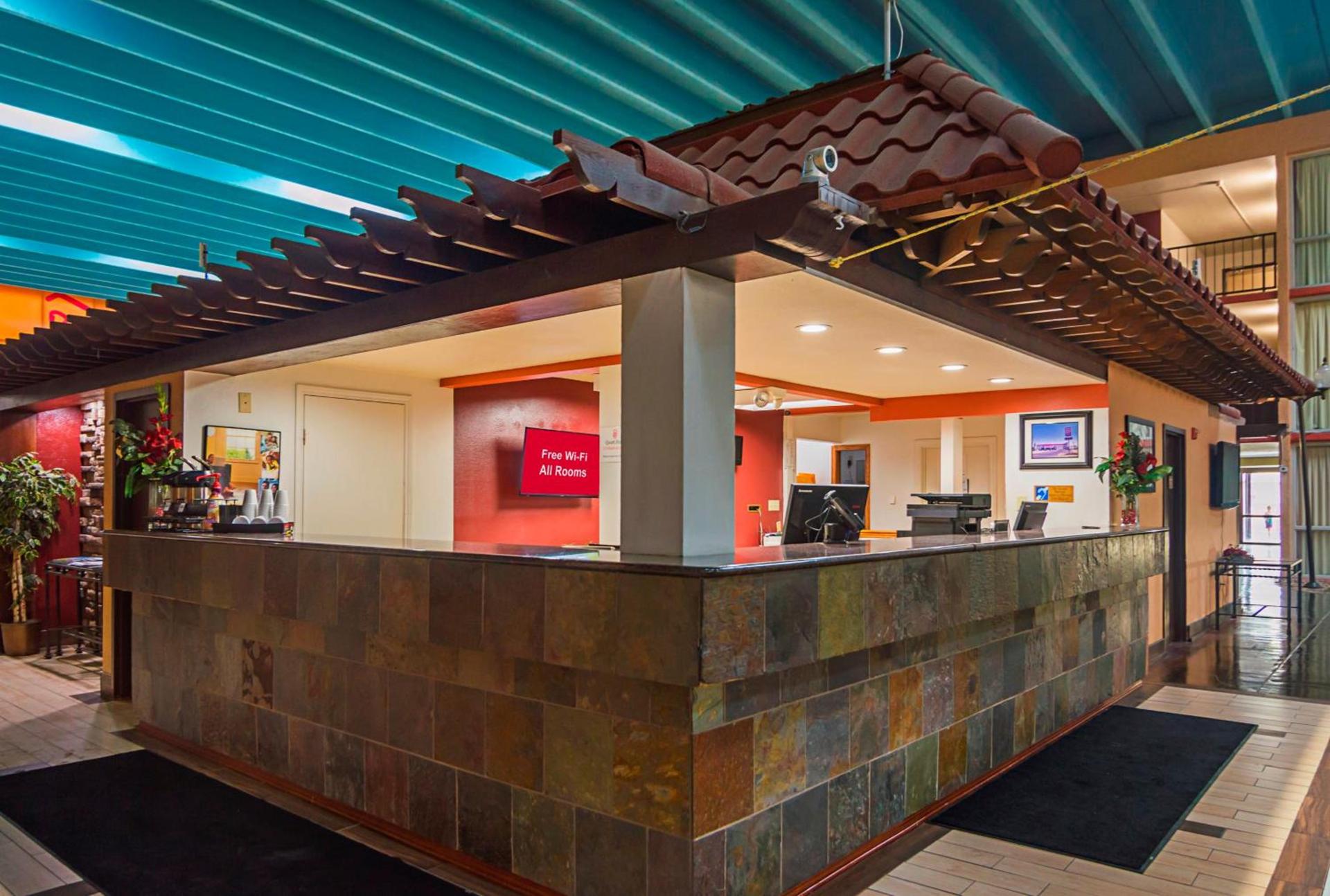 Red Roof Inn Lubbock photo 9