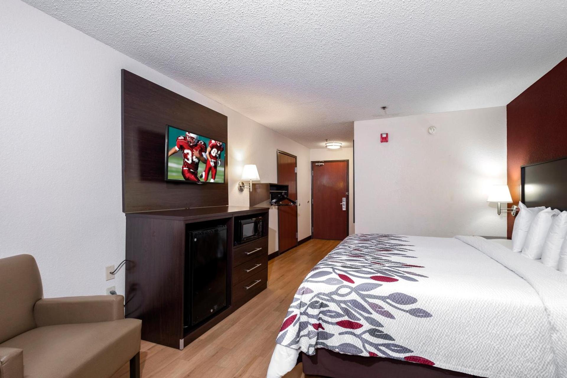Red Roof Inn & Suites Dover Downtown photo 32