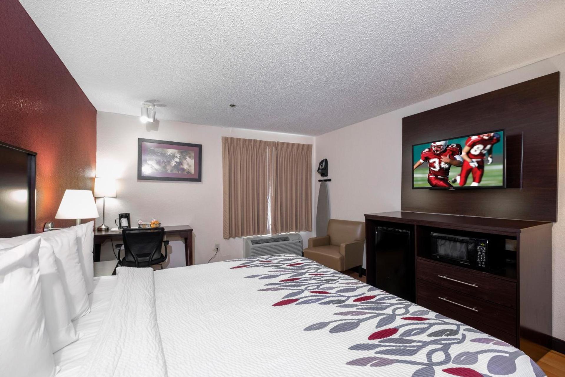 Red Roof Inn & Suites Dover Downtown photo 31