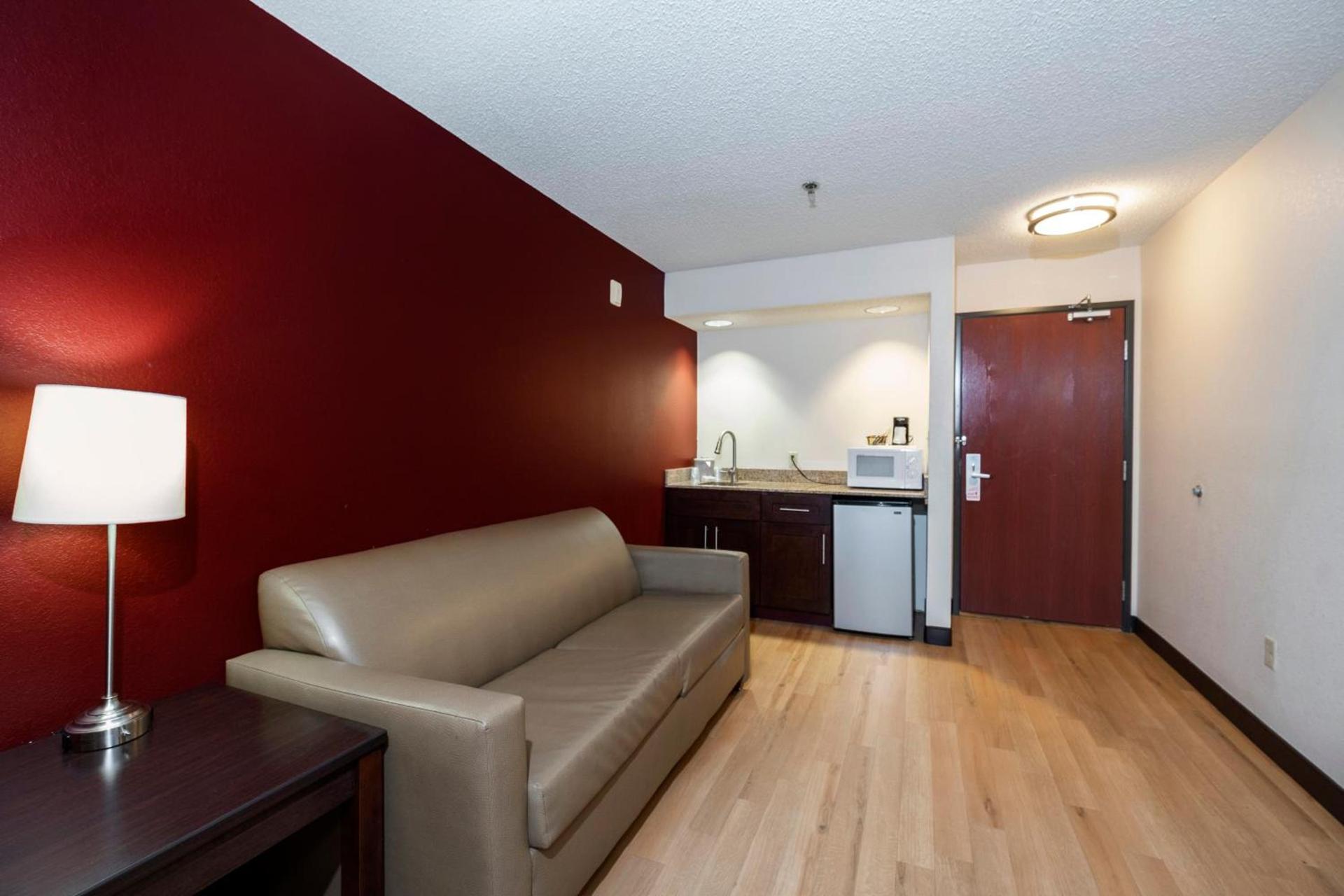 Red Roof Inn & Suites Dover Downtown photo 29