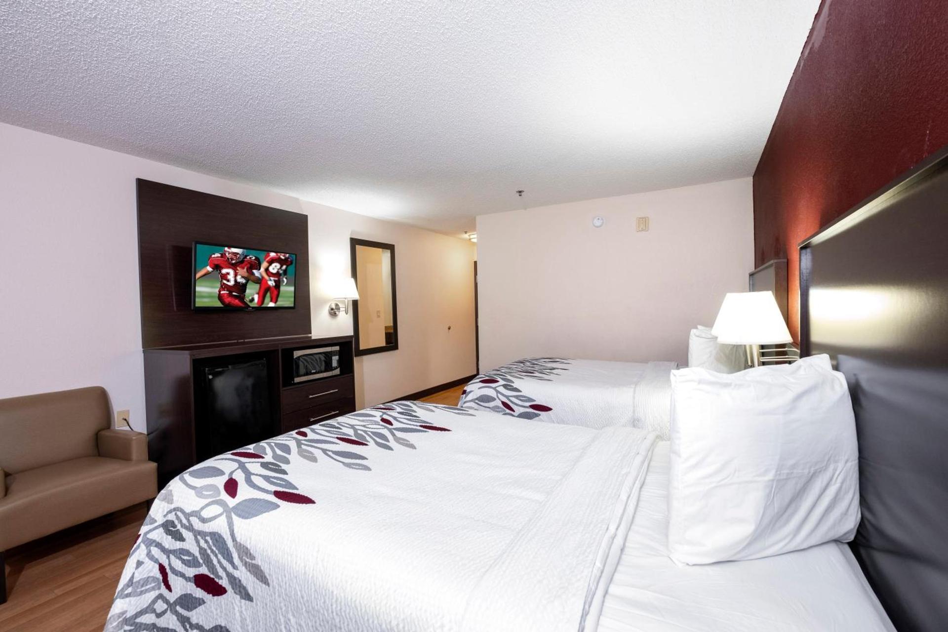 Red Roof Inn & Suites Dover Downtown photo 14