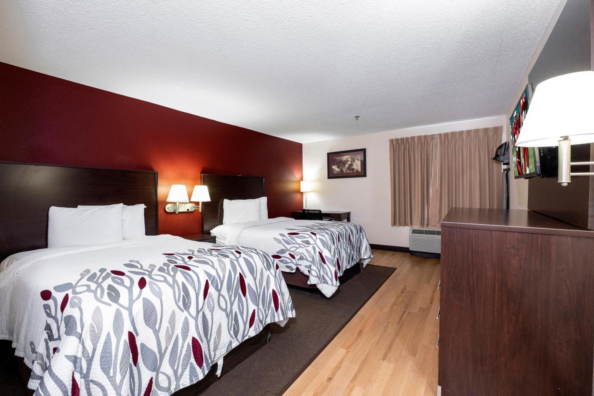 Red Roof Inn & Suites Dover Downtown photo 13