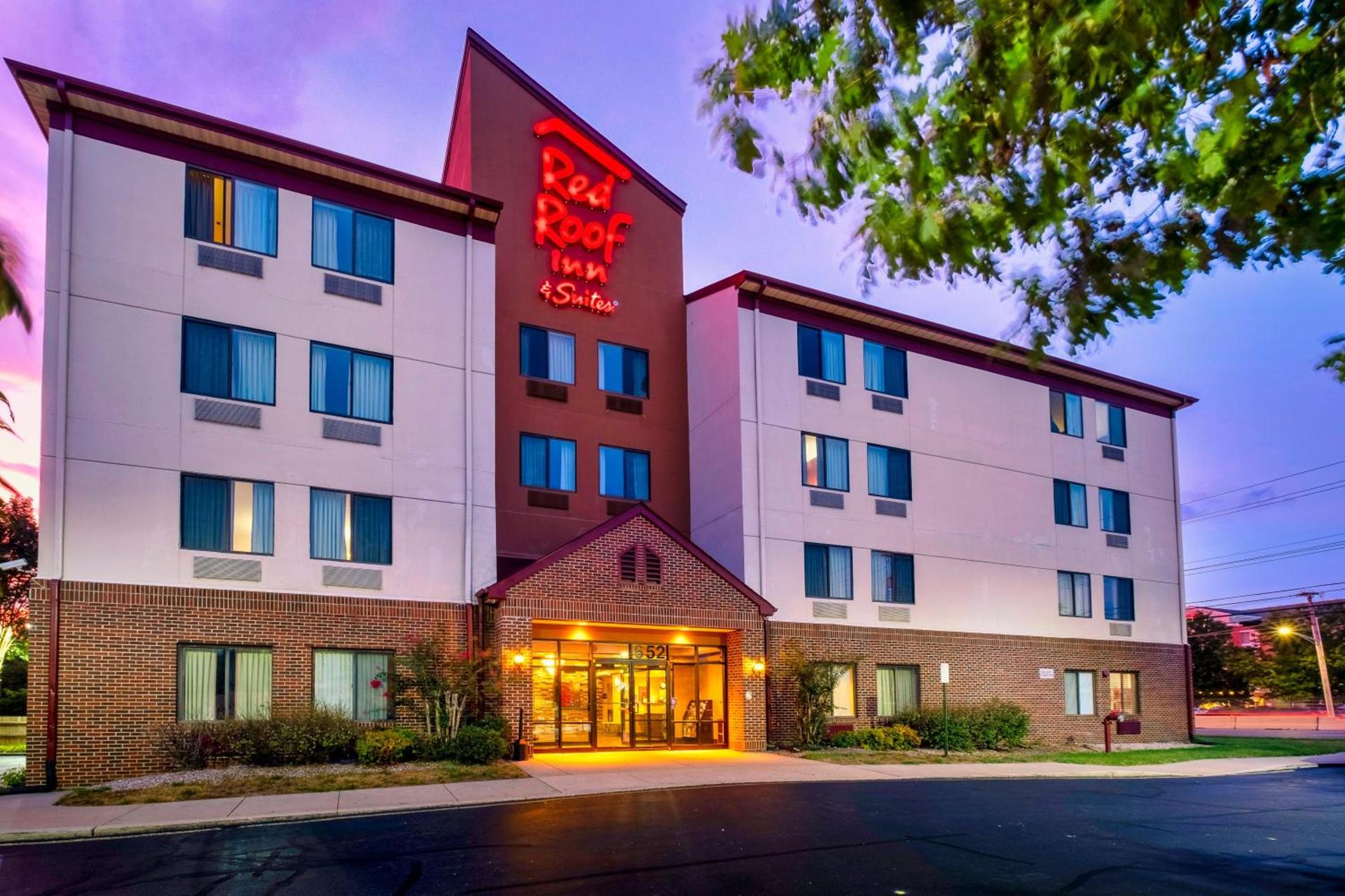 Red Roof Inn & Suites Dover Downtown photo 2