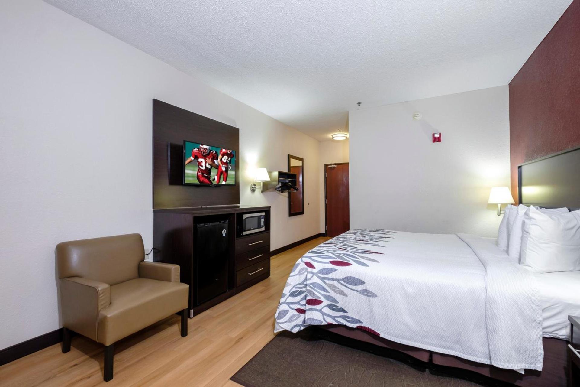 Red Roof Inn & Suites Dover Downtown photo 23