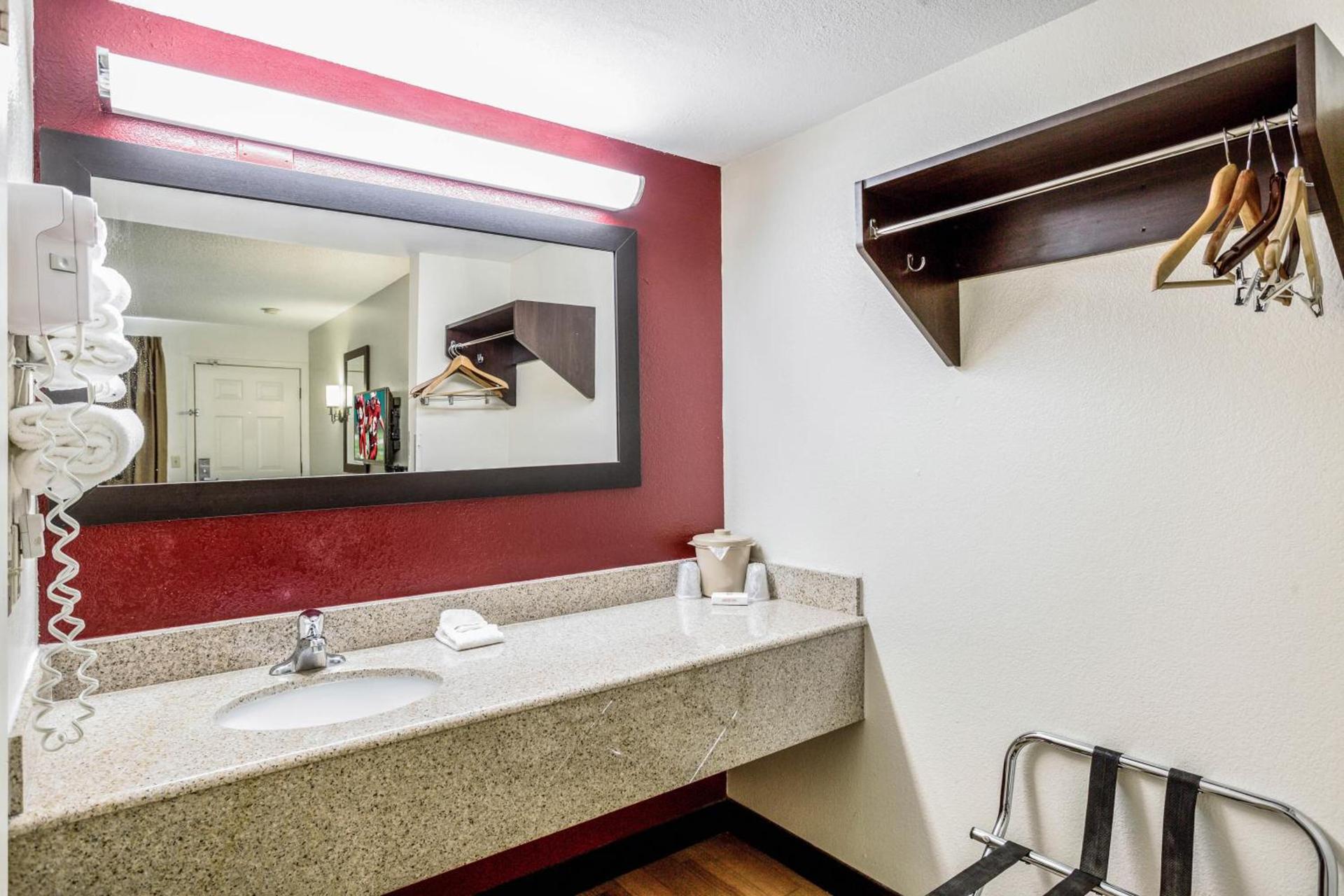 Red Roof Inn Gallup photo 23