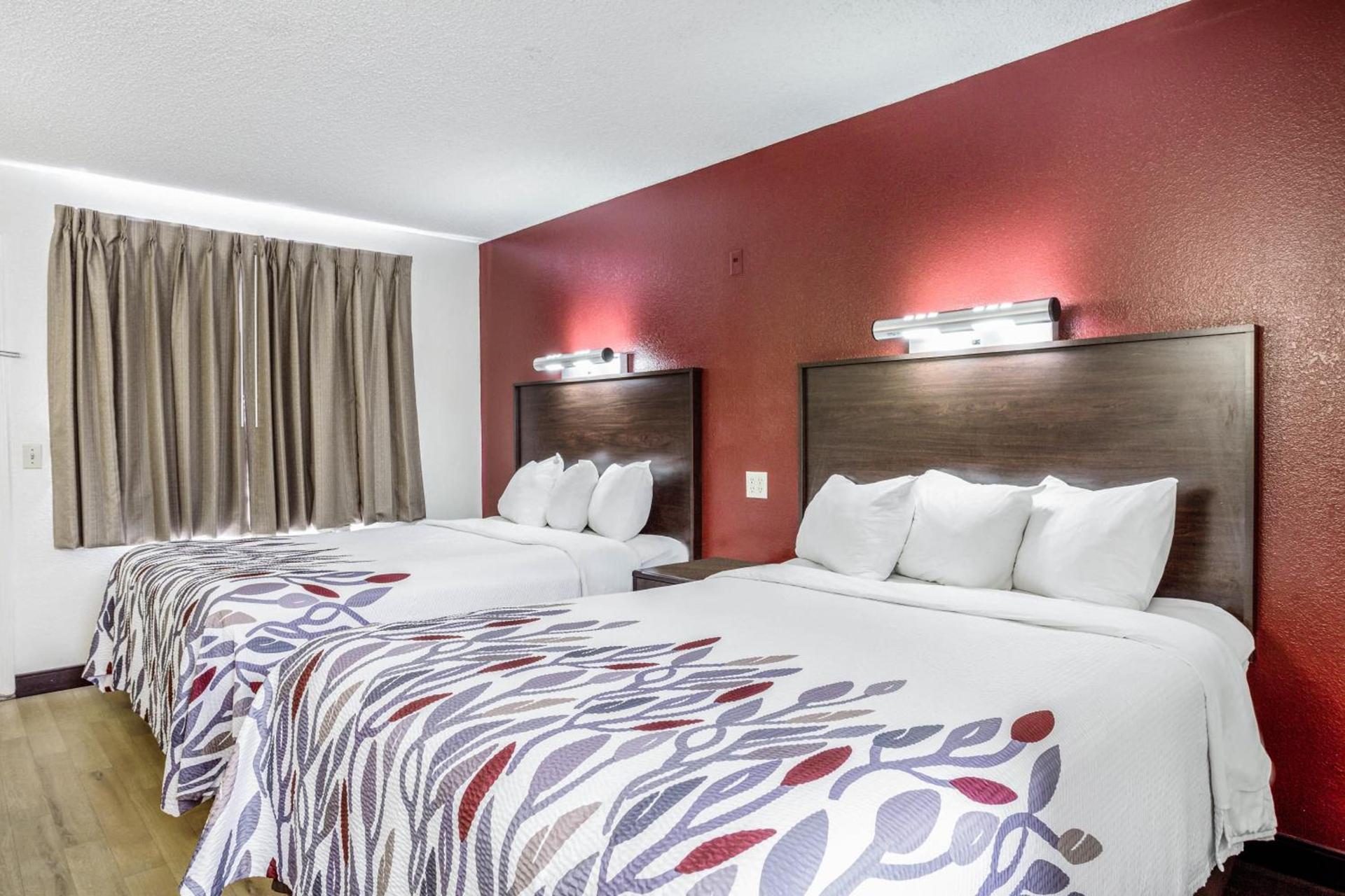Red Roof Inn Gallup photo 15