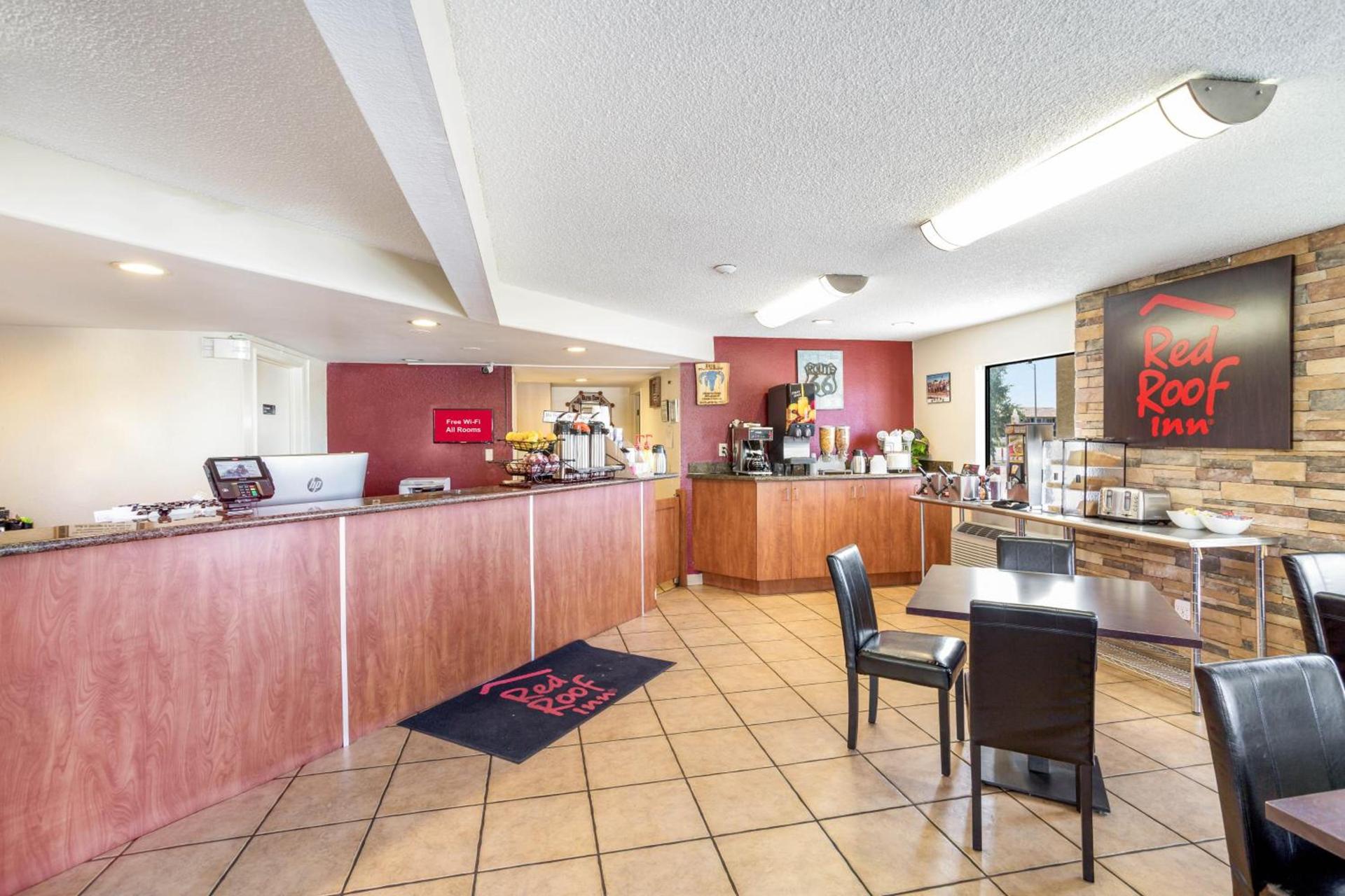 Red Roof Inn Gallup photo 5