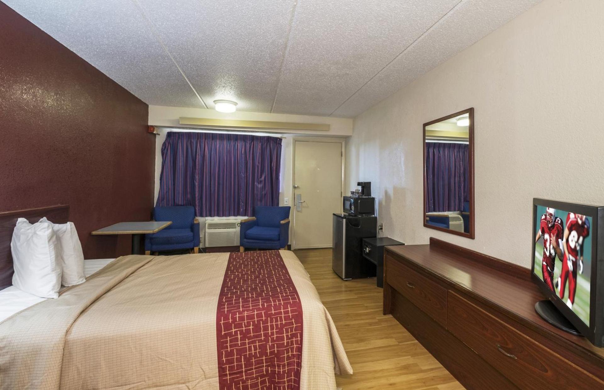 Red Roof Inn Atlanta-Norcross photo 17