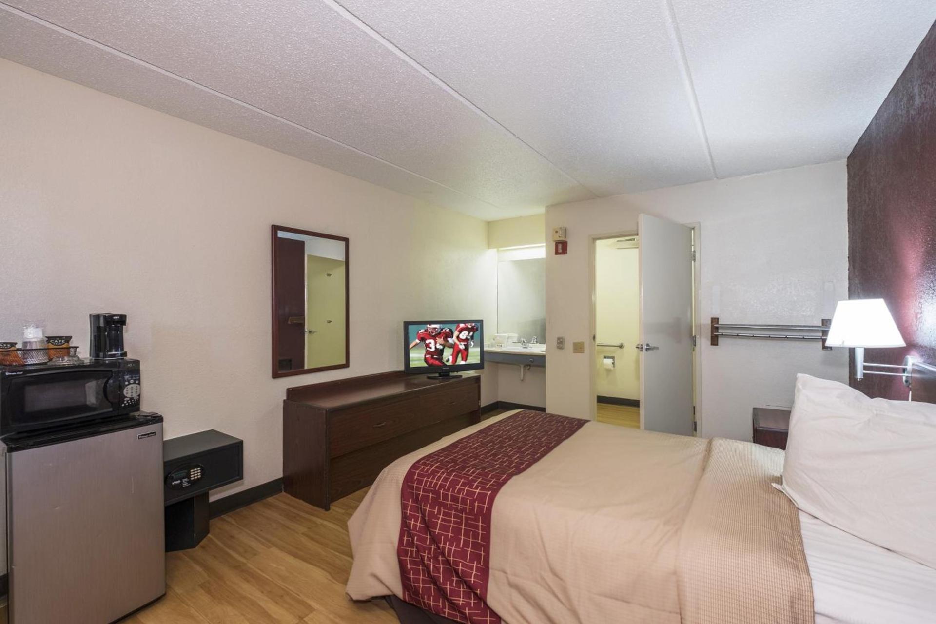 Red Roof Inn Atlanta-Norcross photo 19