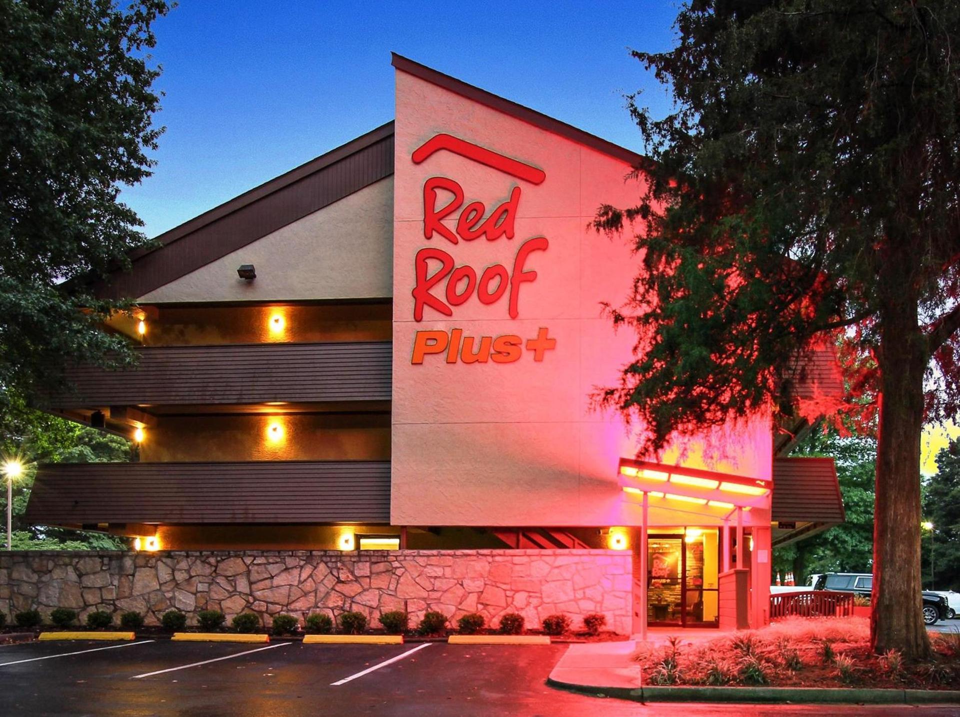 Red Roof Inn PLUS+ Atlanta - Buckhead photo 3