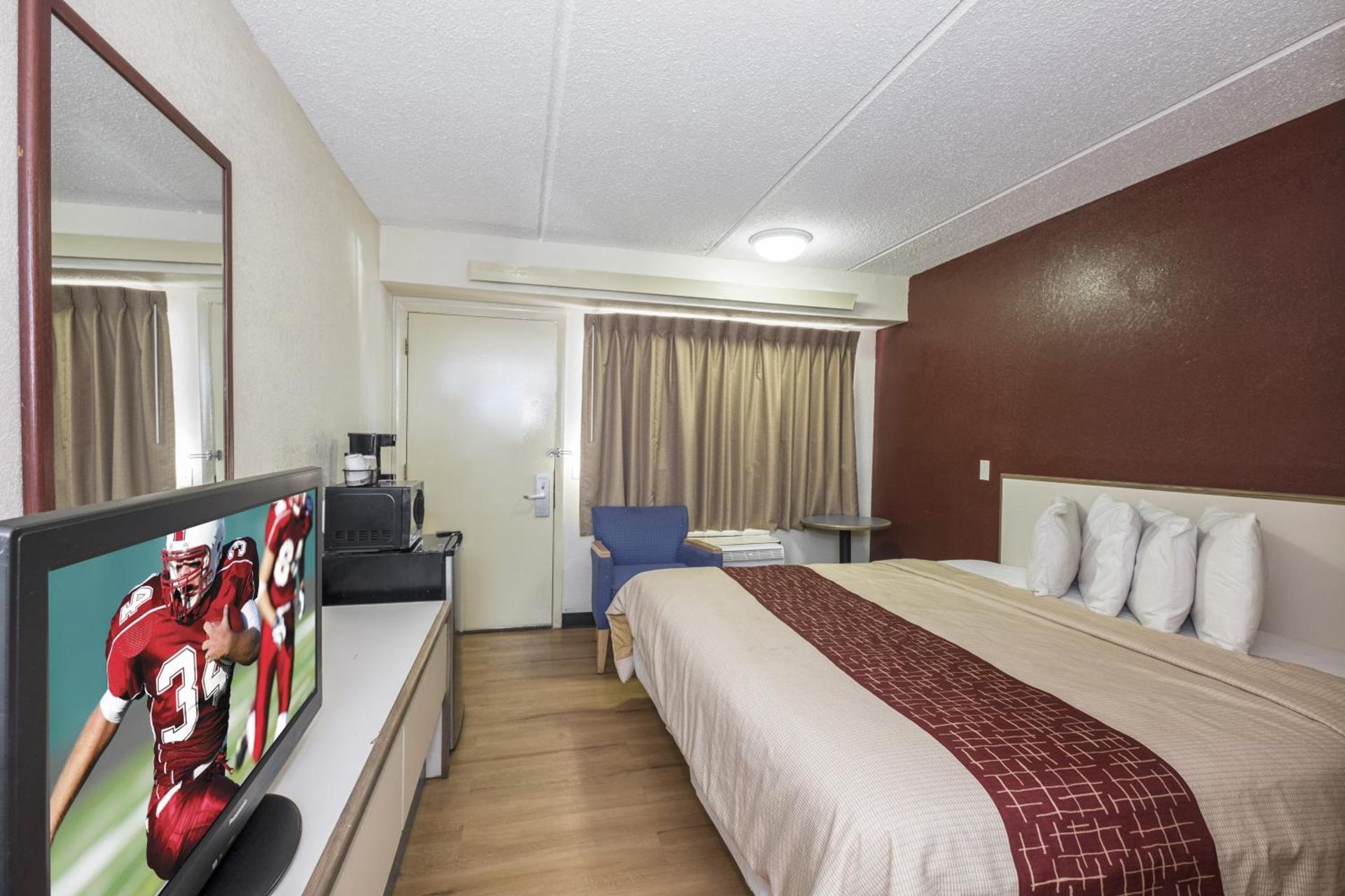 Red Roof Inn Atlanta-Norcross photo 16
