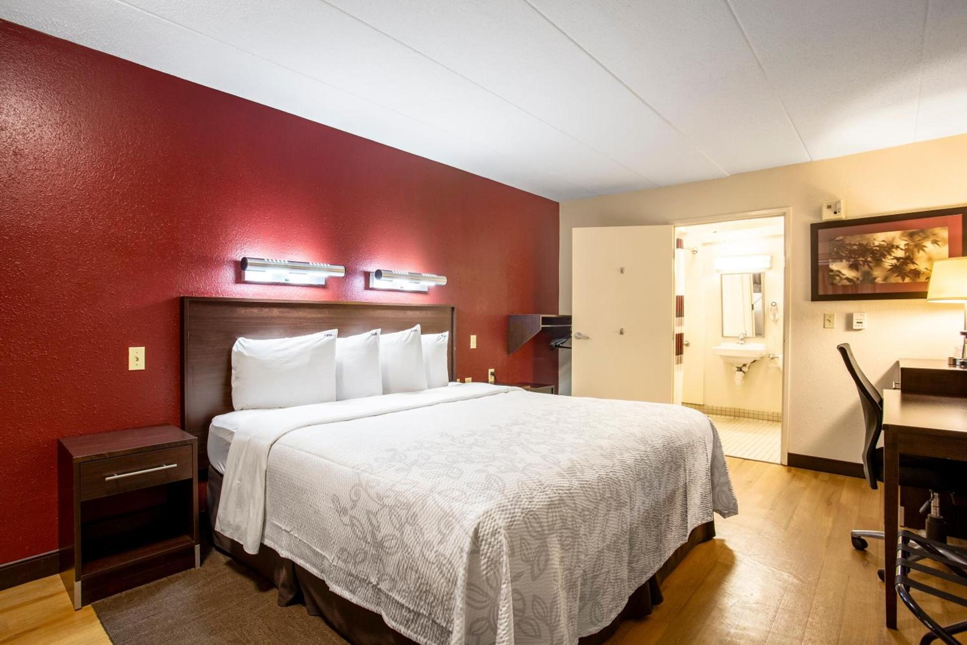 Red Roof Inn PLUS+ Atlanta - Buckhead photo 19