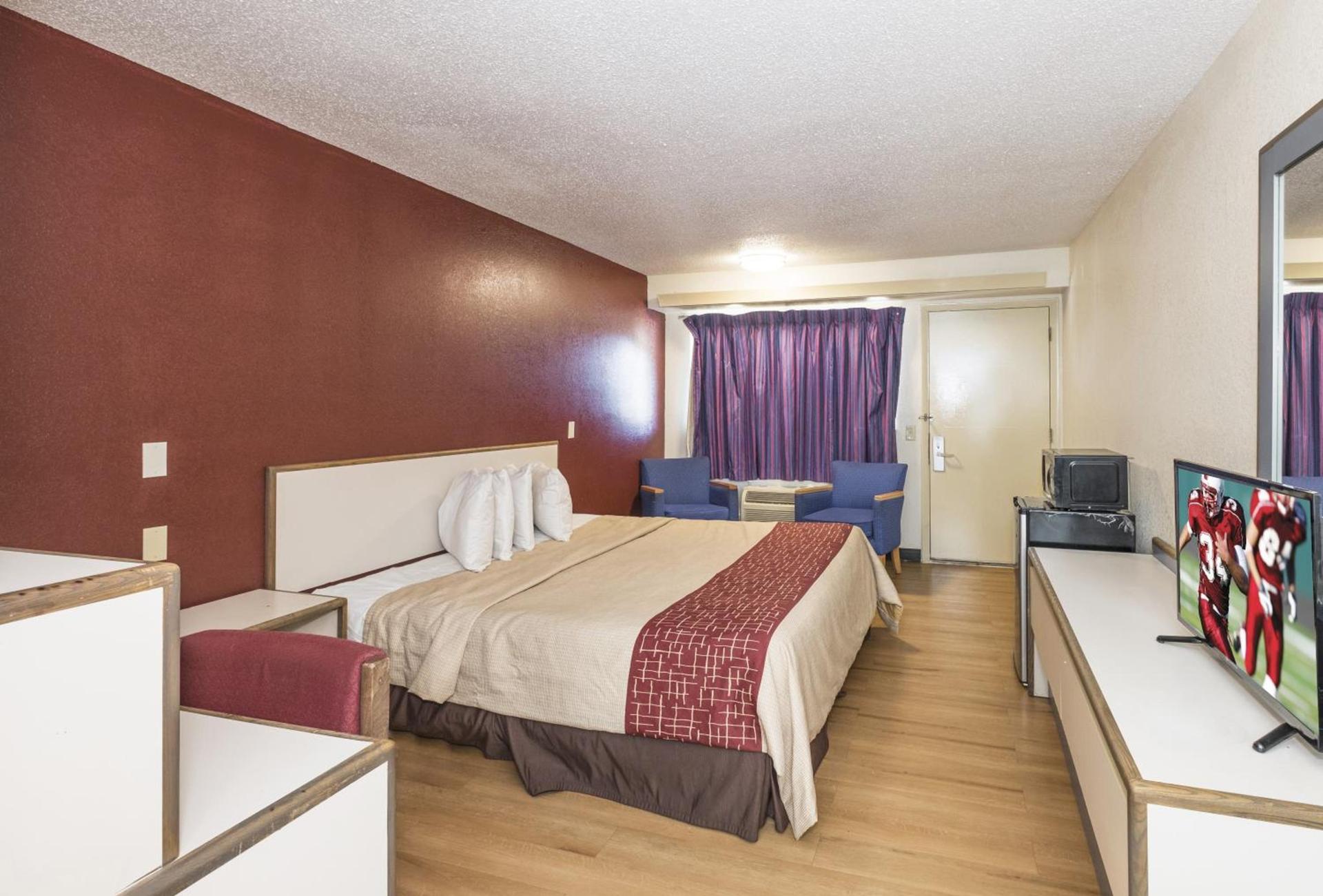 Red Roof Inn Atlanta-Norcross photo 12