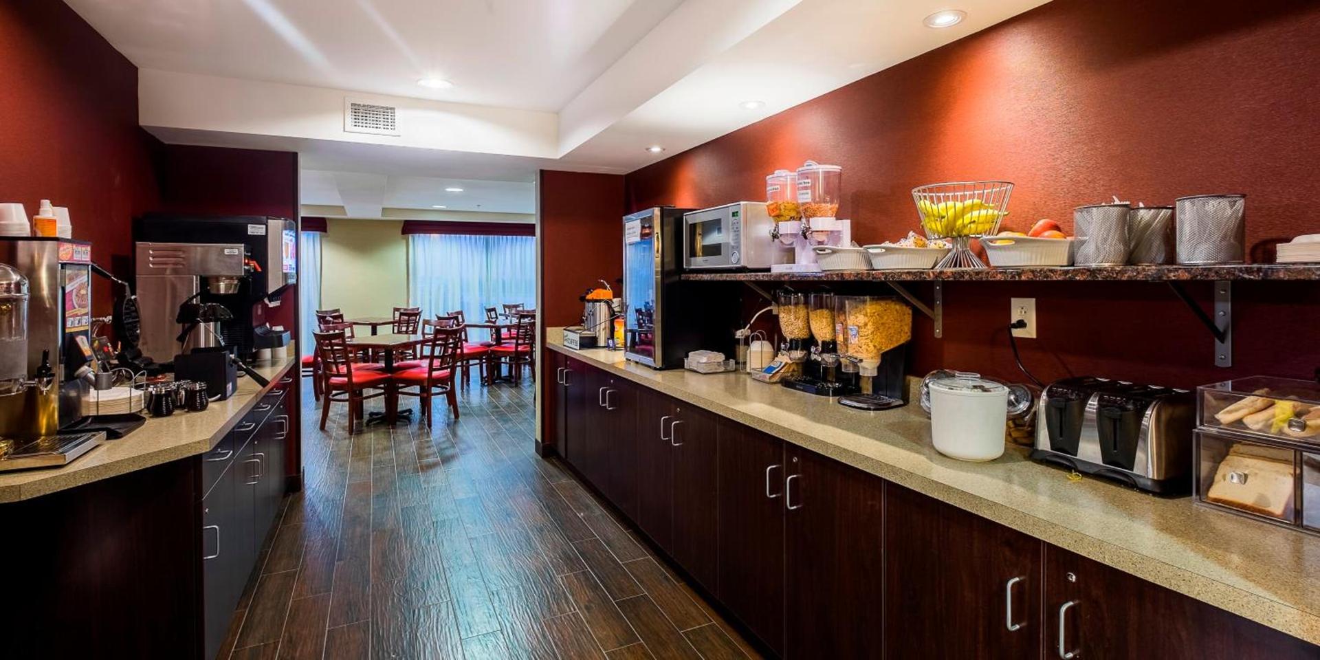 Red Roof Inn PLUS+ & Suites Malone photo 36