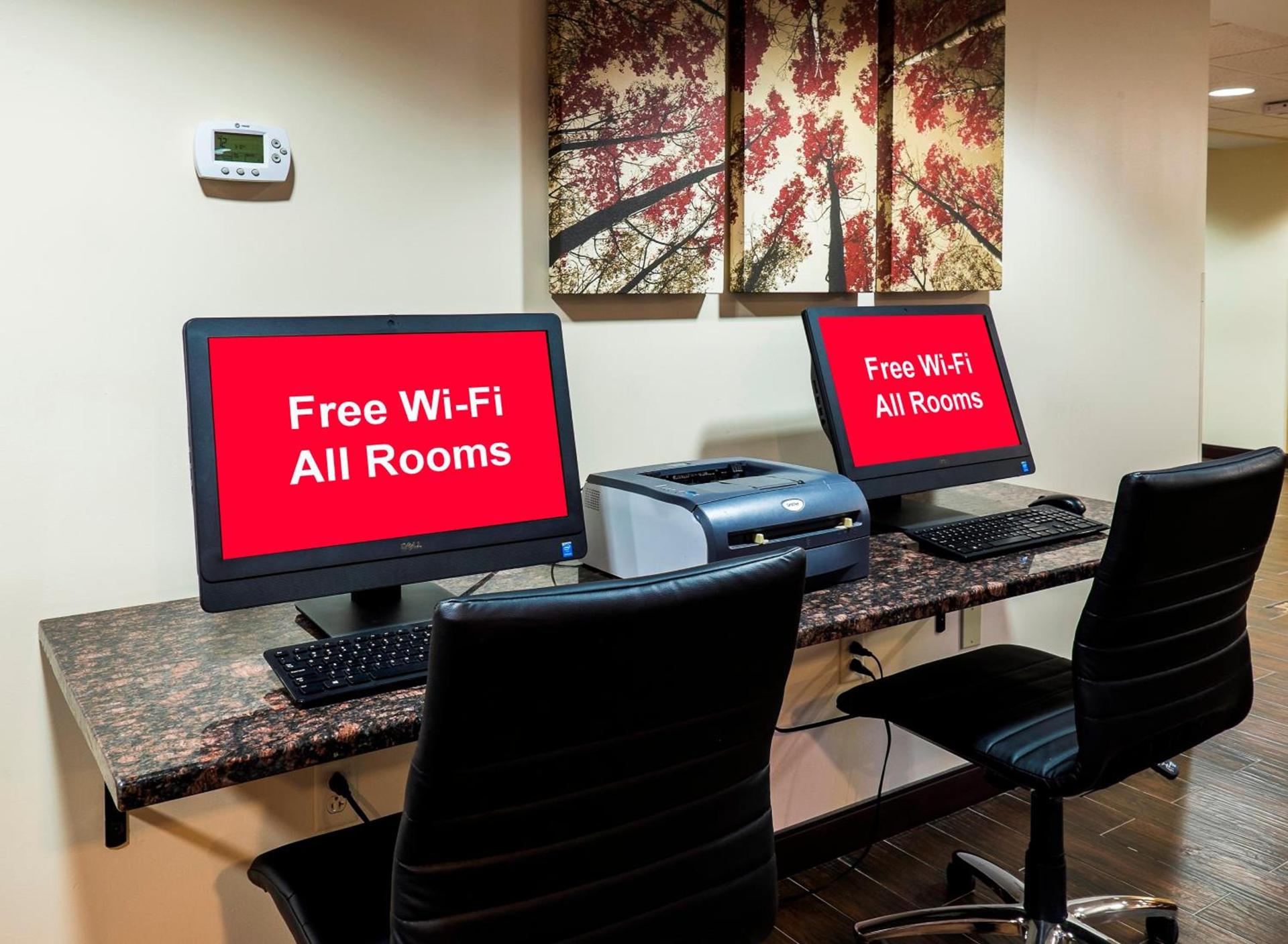 Red Roof Inn PLUS+ & Suites Malone photo 42