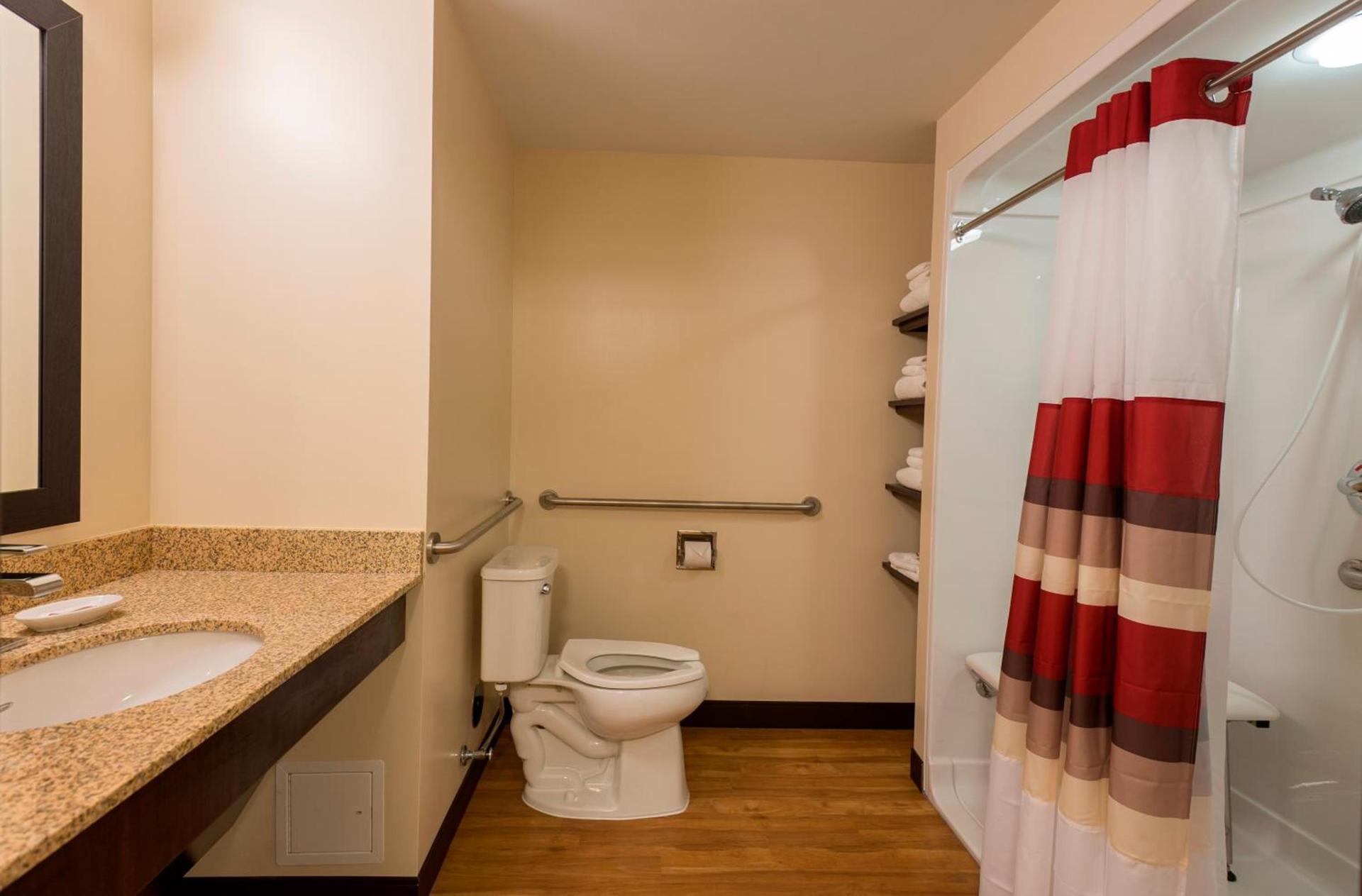 Red Roof Inn PLUS+ & Suites Malone photo 25