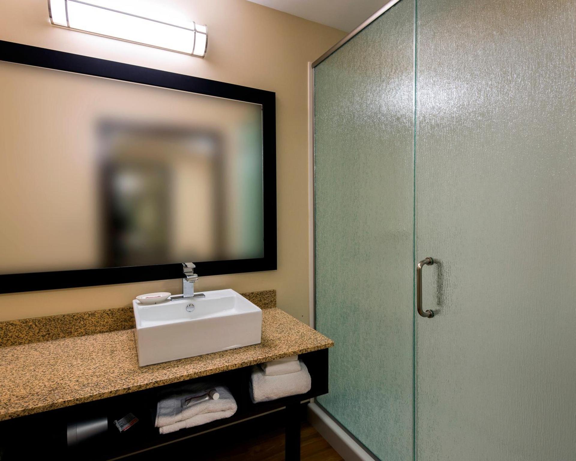 Red Roof Inn PLUS+ & Suites Malone photo 23