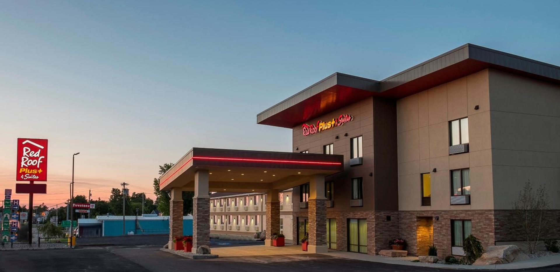 Red Roof Inn PLUS+ & Suites Malone photo 28
