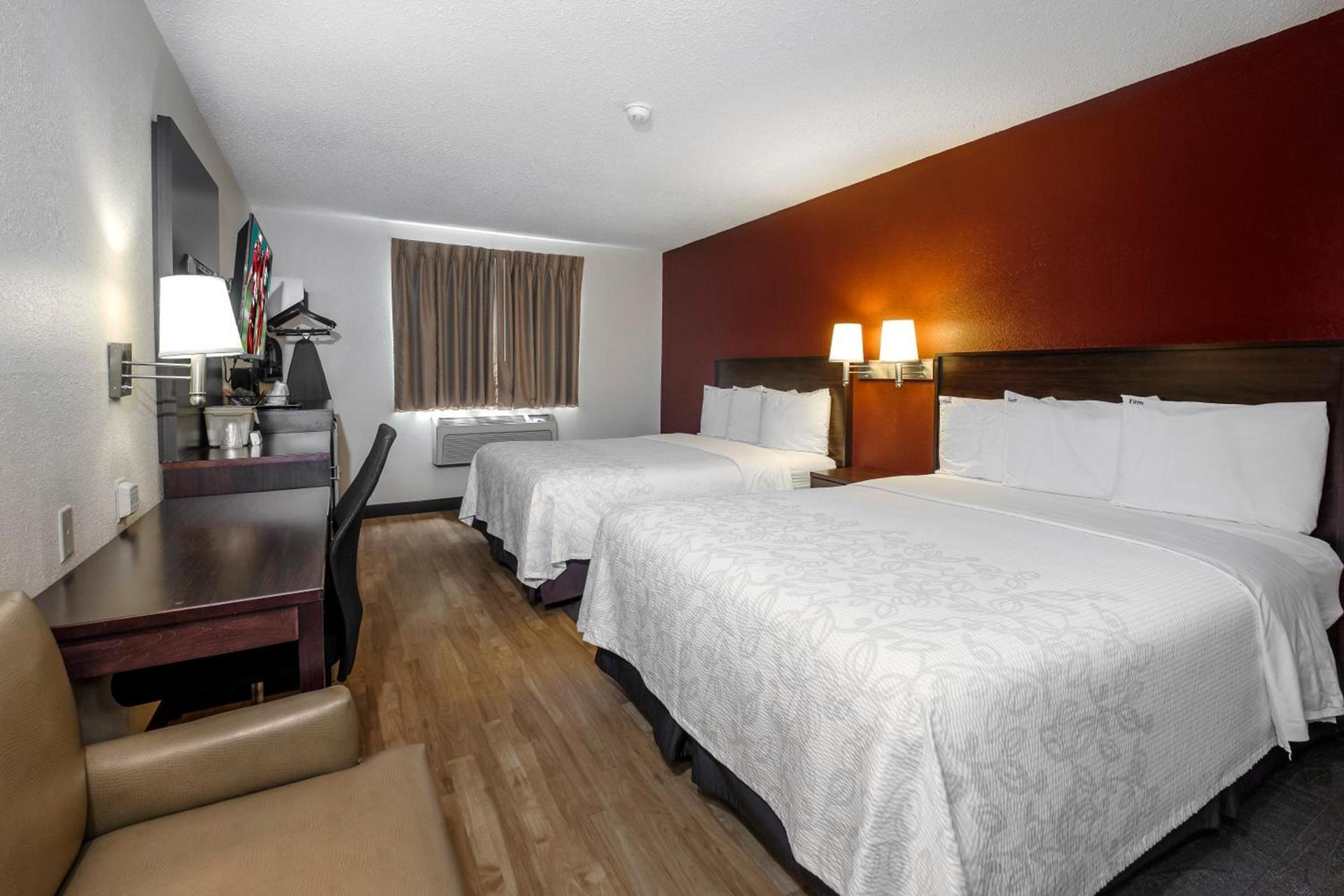 Red Roof Inn PLUS+ & Suites Malone photo 20