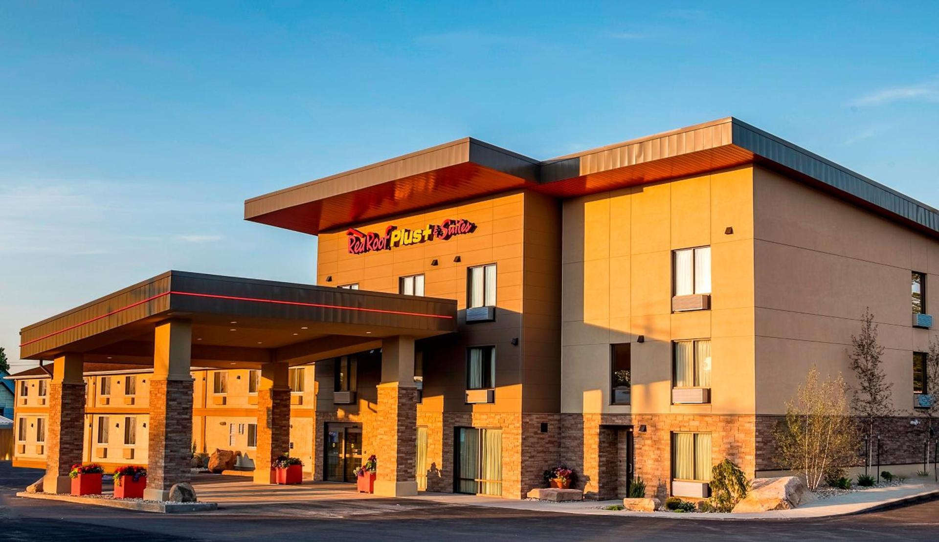 Red Roof Inn PLUS+ & Suites Malone photo 26