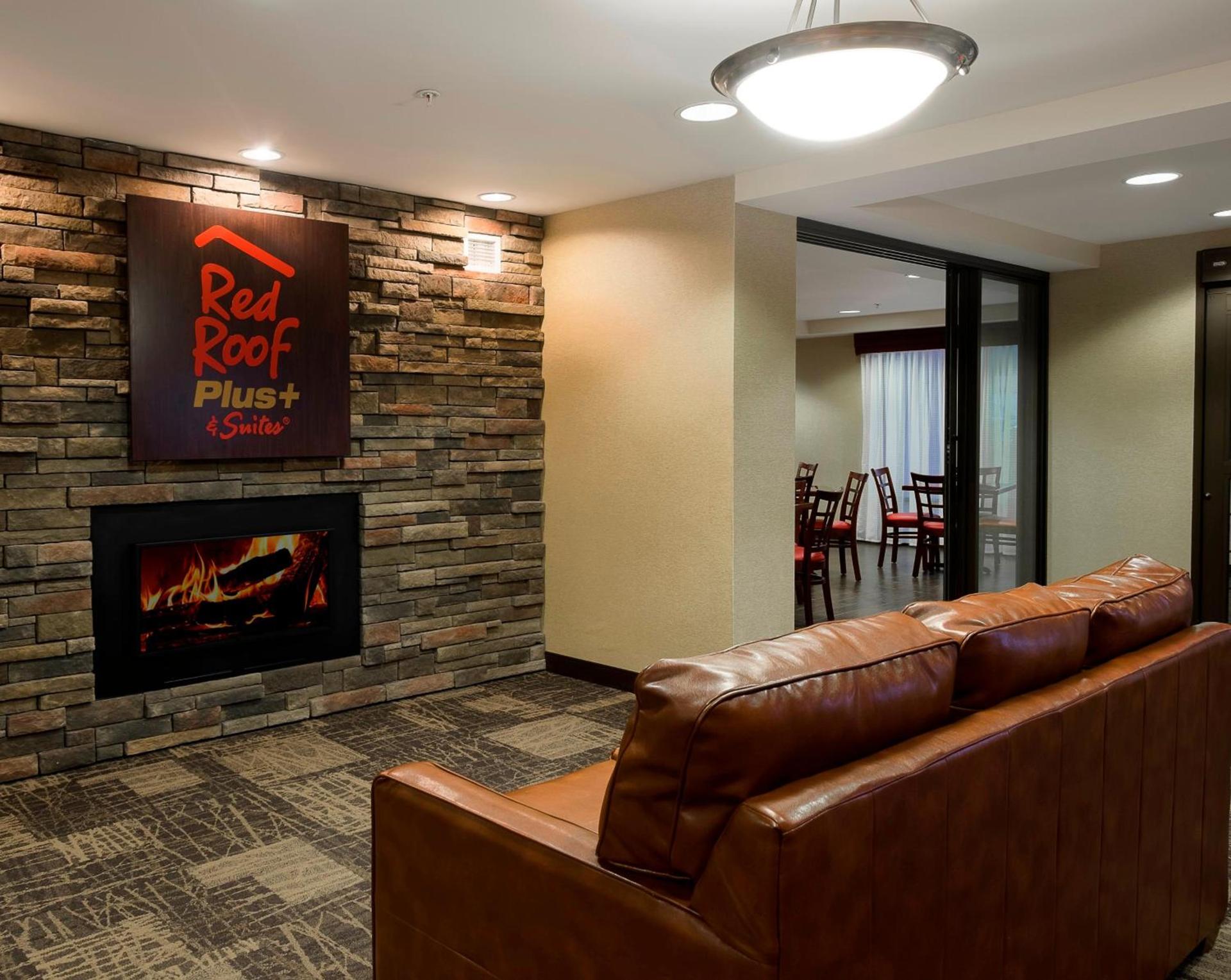 Red Roof Inn PLUS+ & Suites Malone photo 32