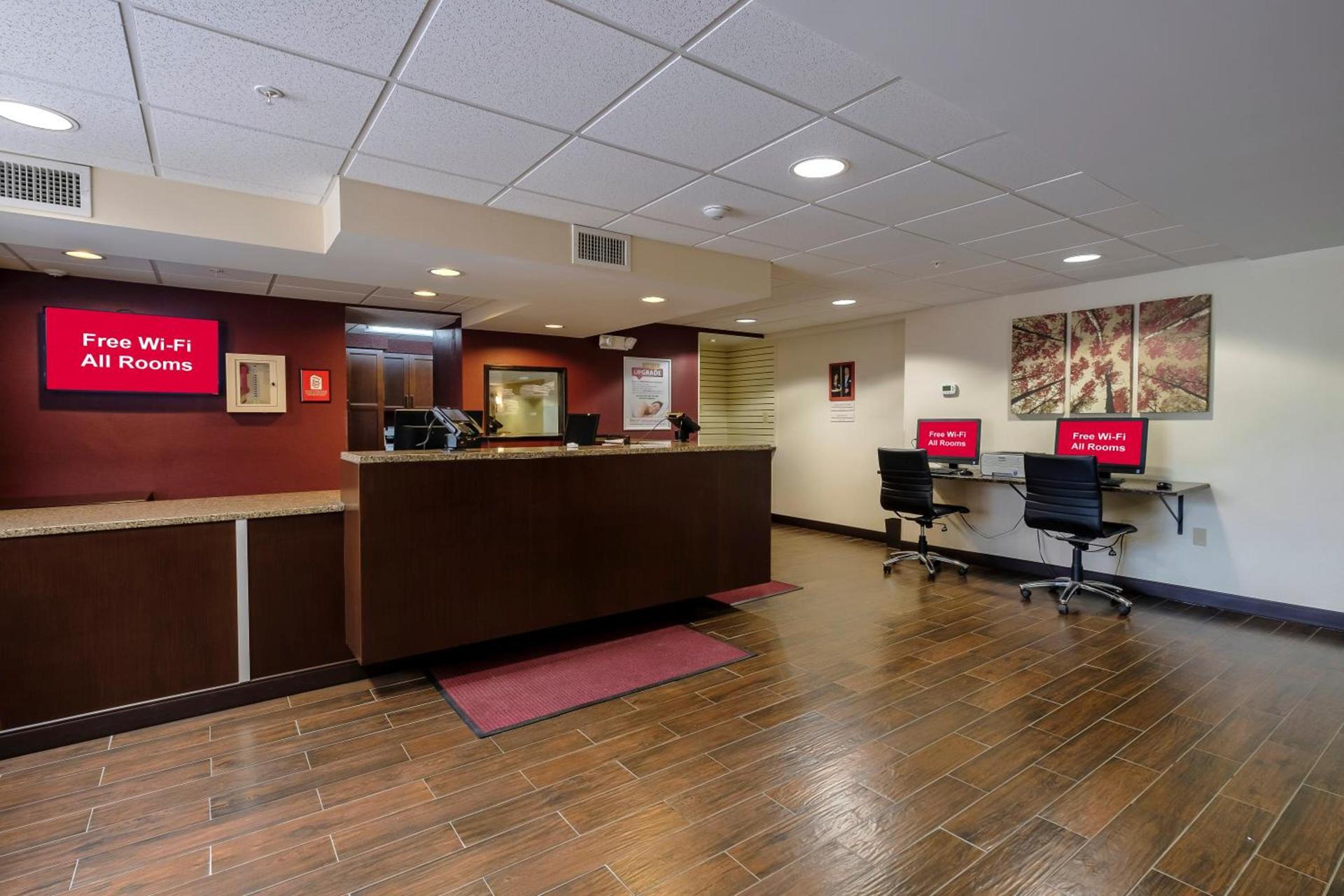 Red Roof Inn PLUS+ & Suites Malone photo 33