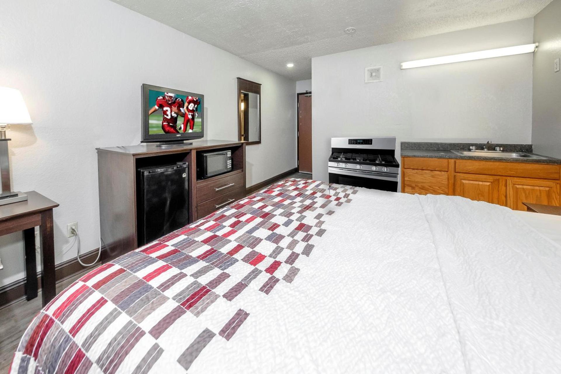 Red Roof Inn Culpeper photo 29