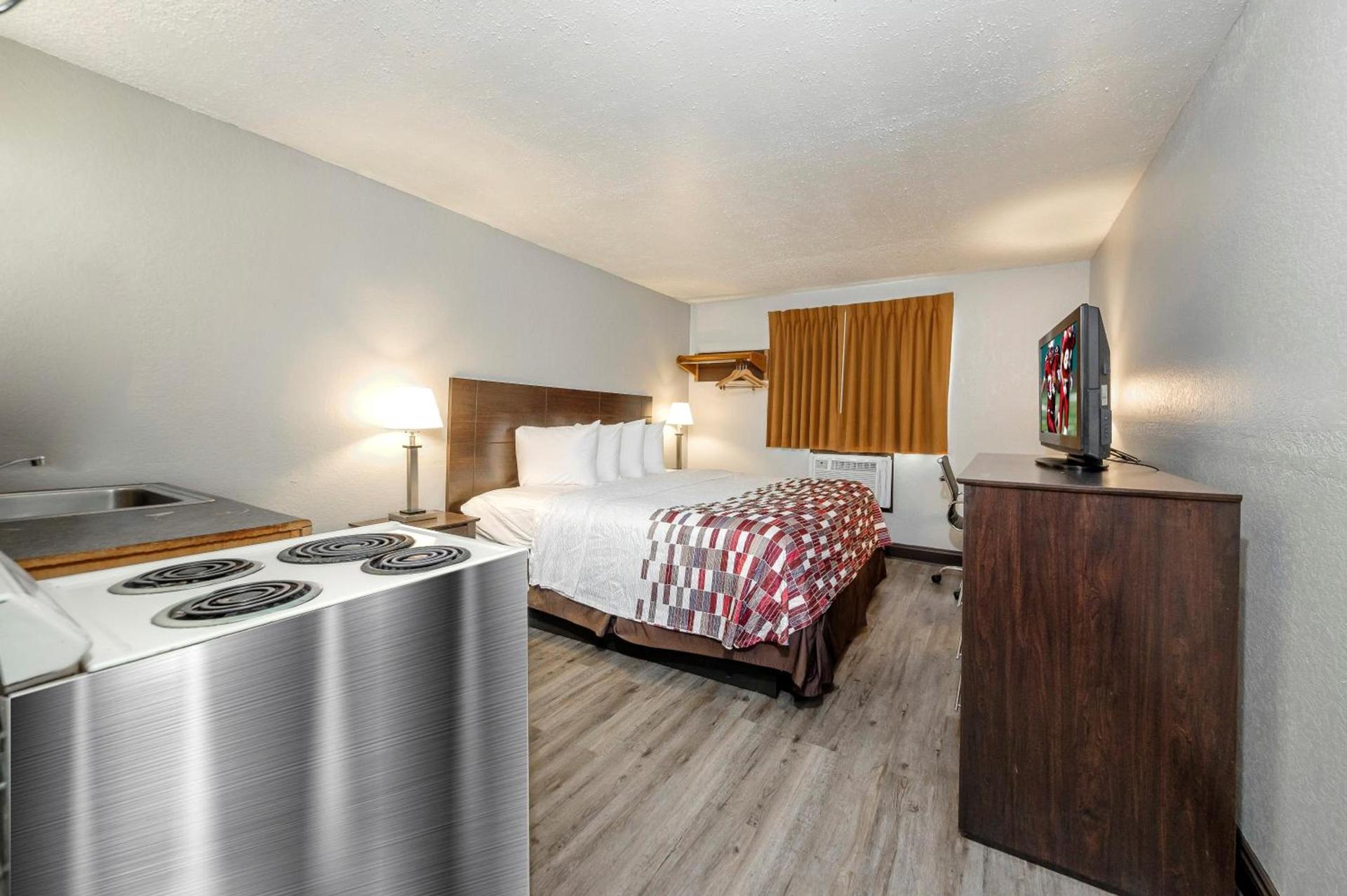 Red Roof Inn Culpeper photo 28