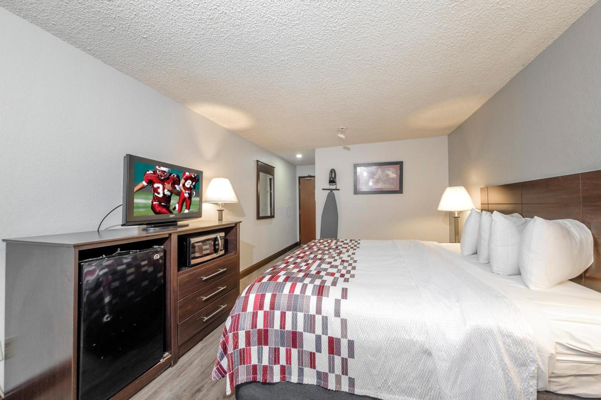 Red Roof Inn Culpeper photo 18